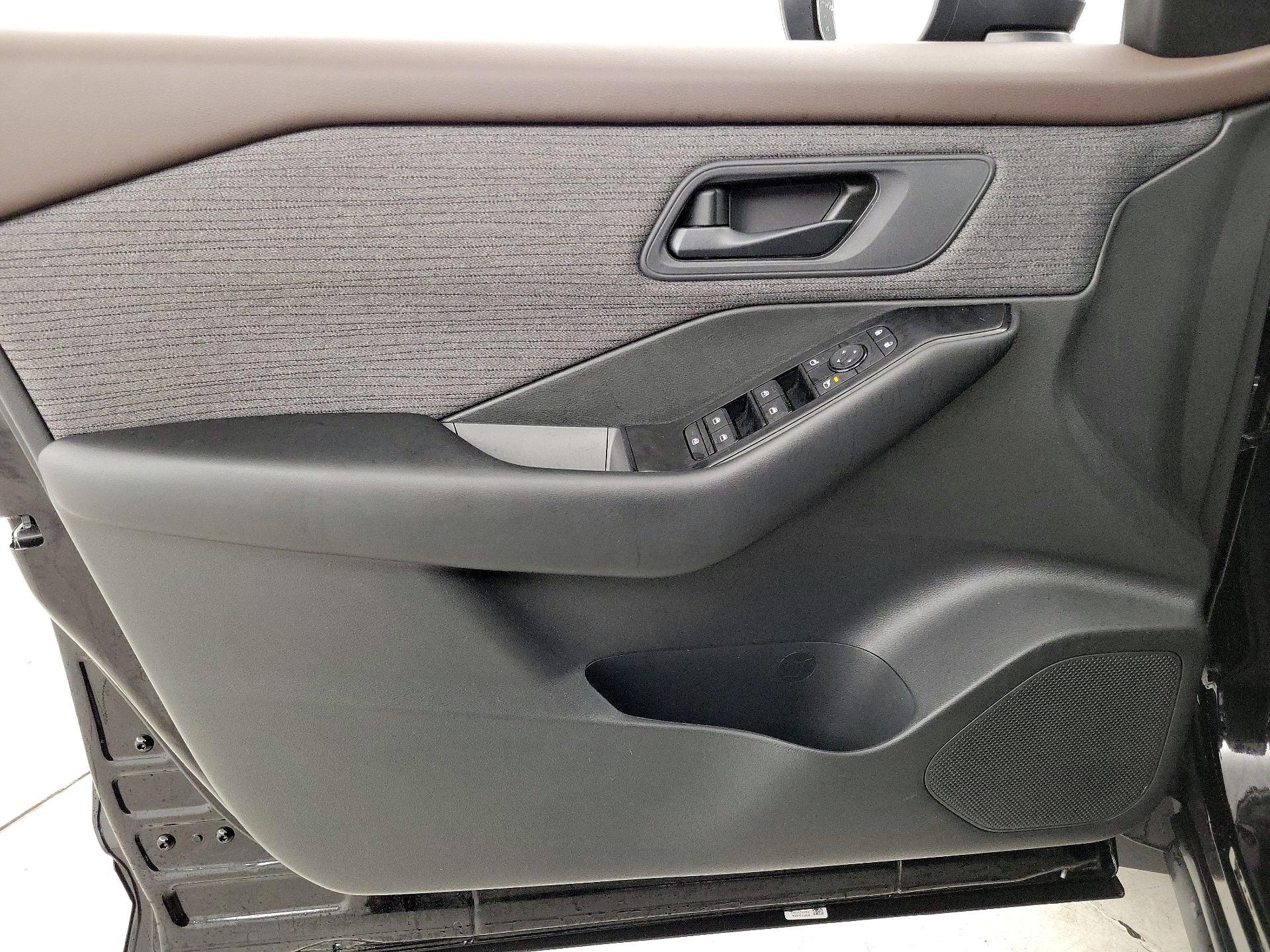 Thumbnail: 2023 Nissan Rogue - 12