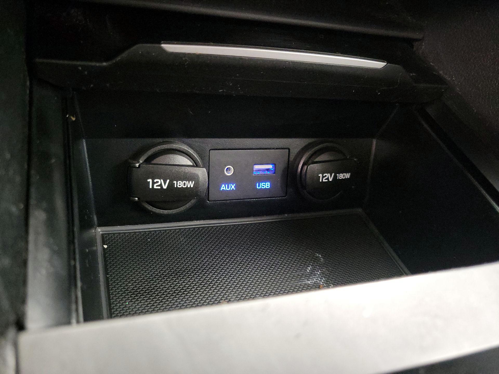 Thumbnail: 2017 Hyundai Elantra - 18