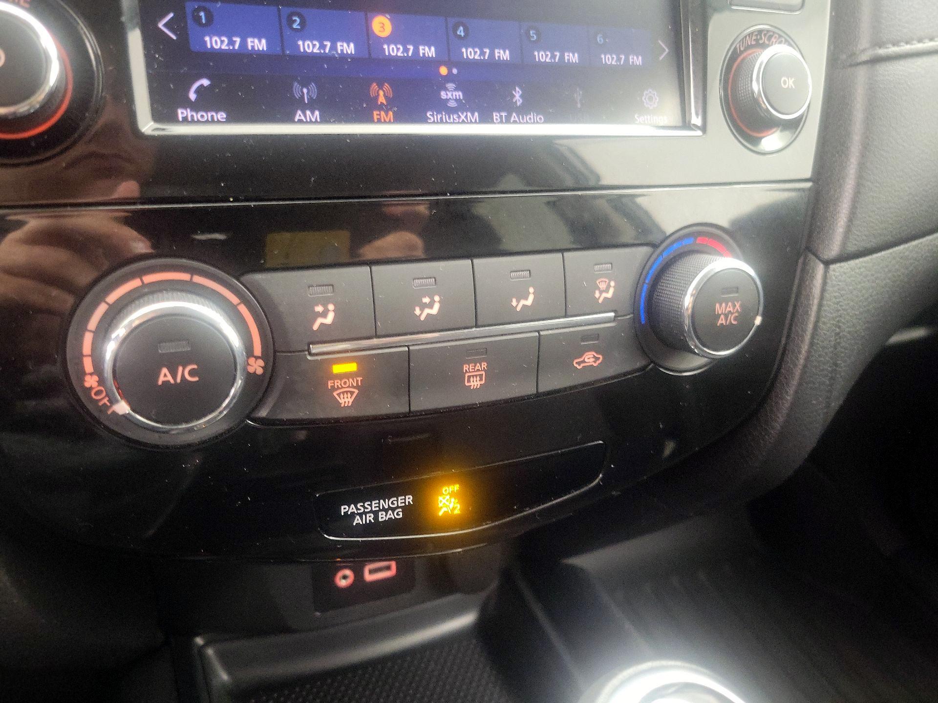 Thumbnail: 2020 Nissan Rogue - 16