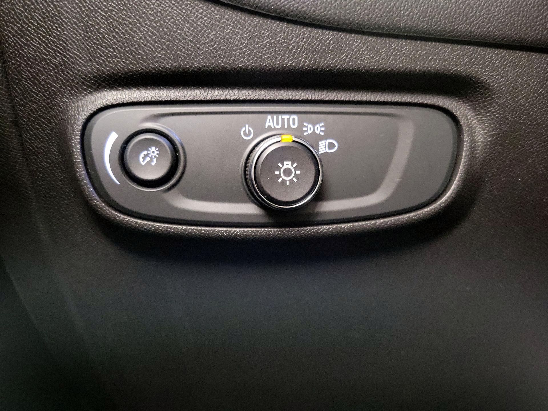 Thumbnail: 2020 Chevrolet Equinox - 13