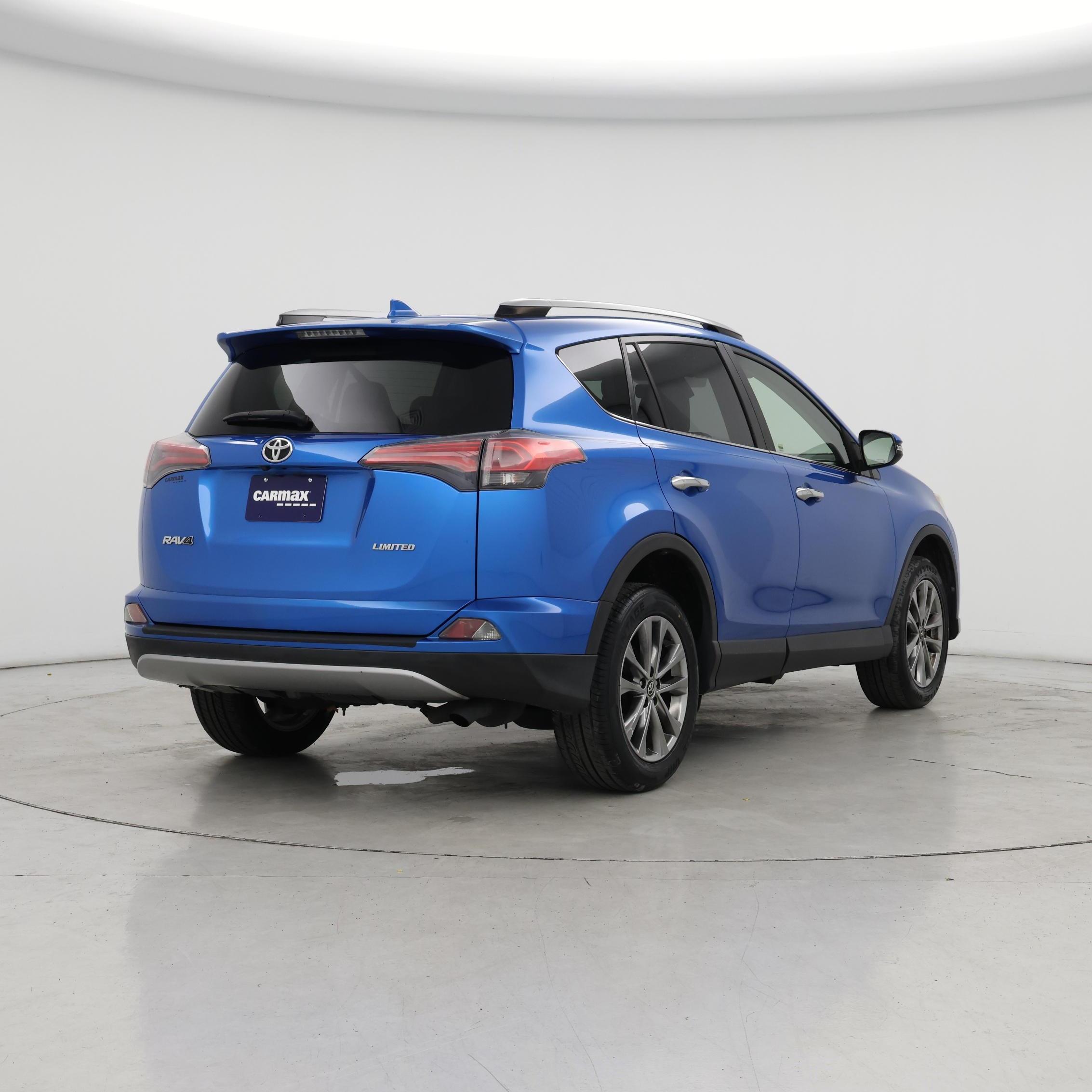 Thumbnail: 2017 Toyota RAV4 - 8