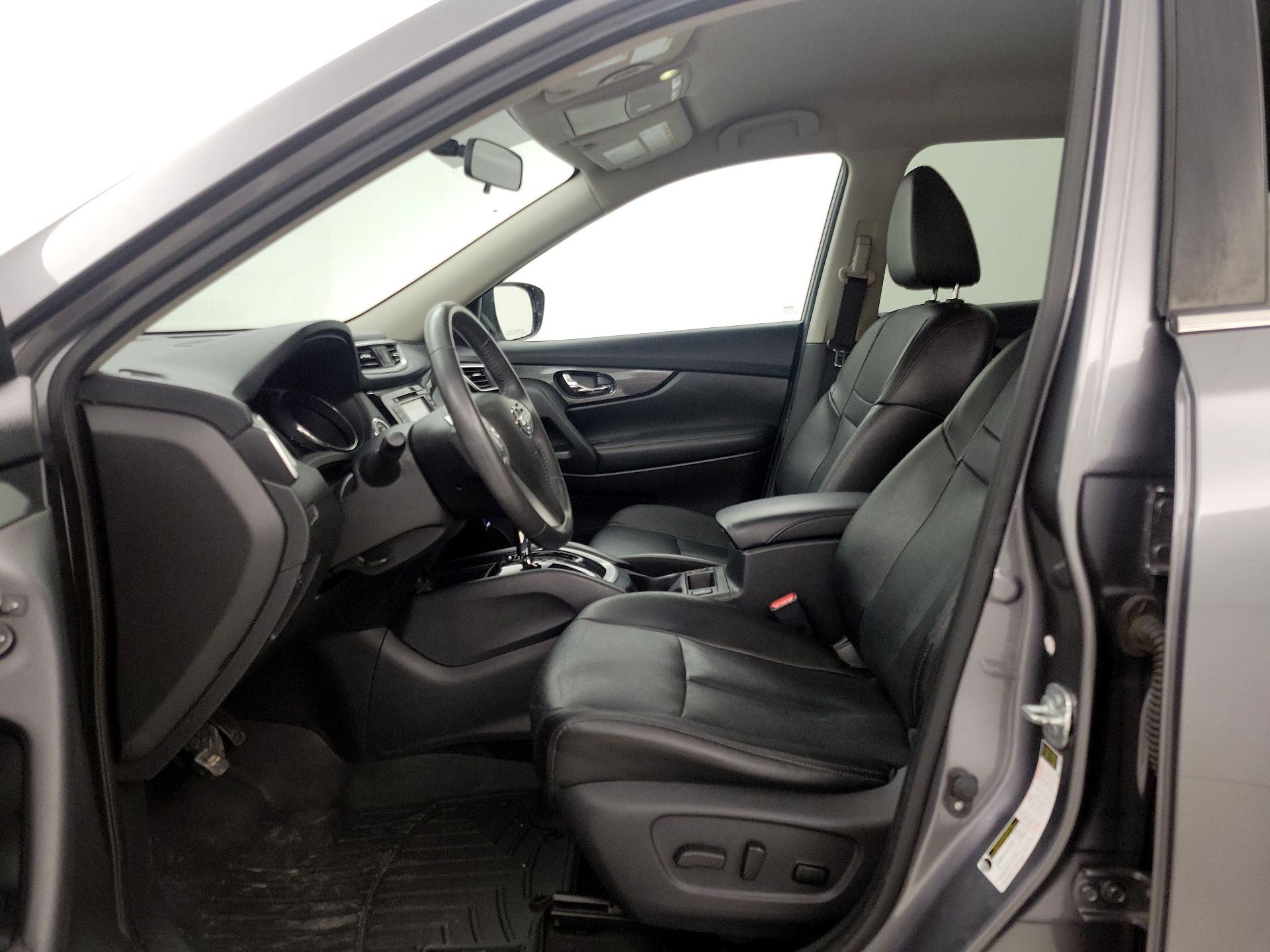 Thumbnail: 2016 Nissan Rogue - 11