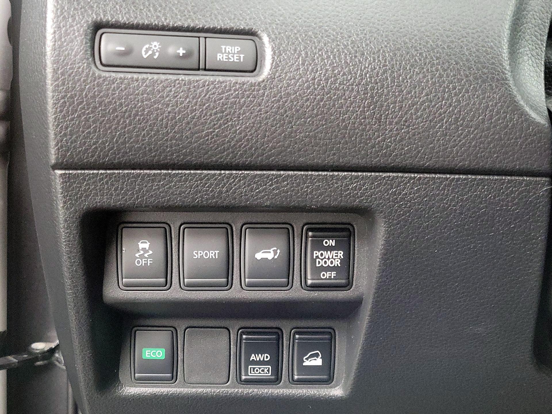 Thumbnail: 2016 Nissan Rogue - 13