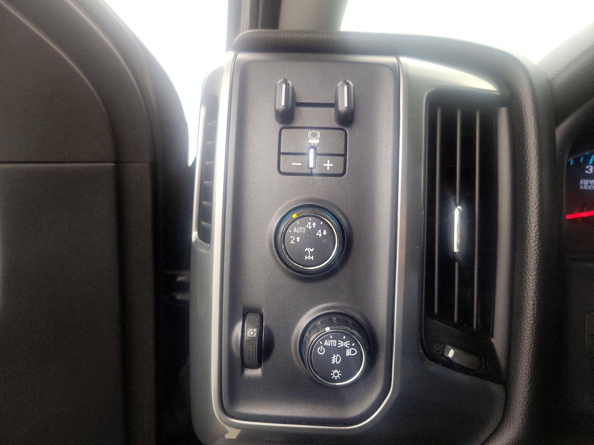 Thumbnail: 2016 Chevrolet Silverado 1500 - 13