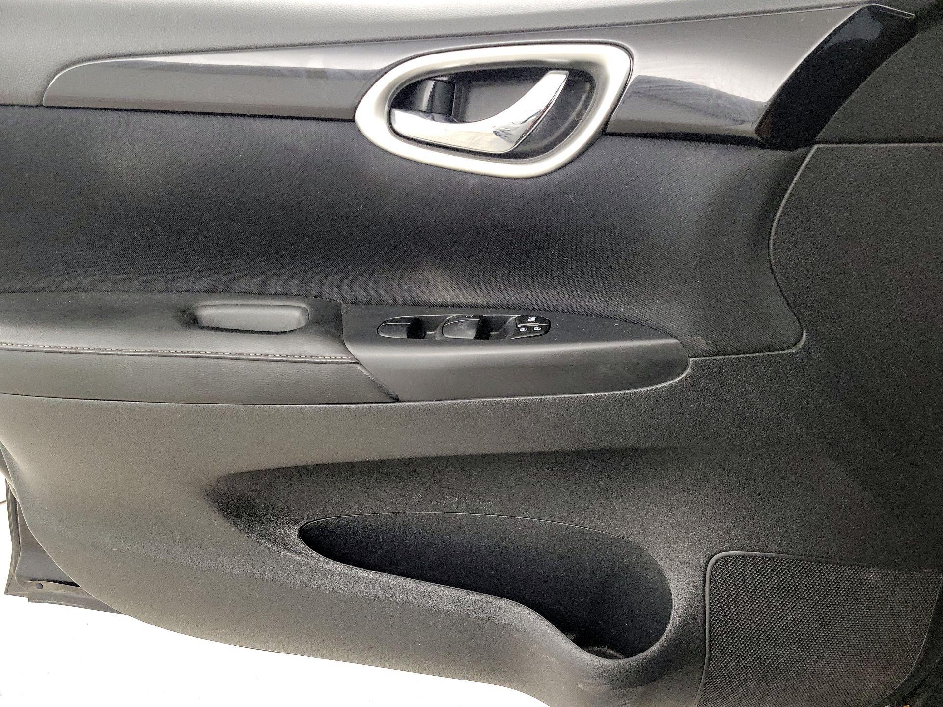 Thumbnail: 2017 Nissan Sentra - 12