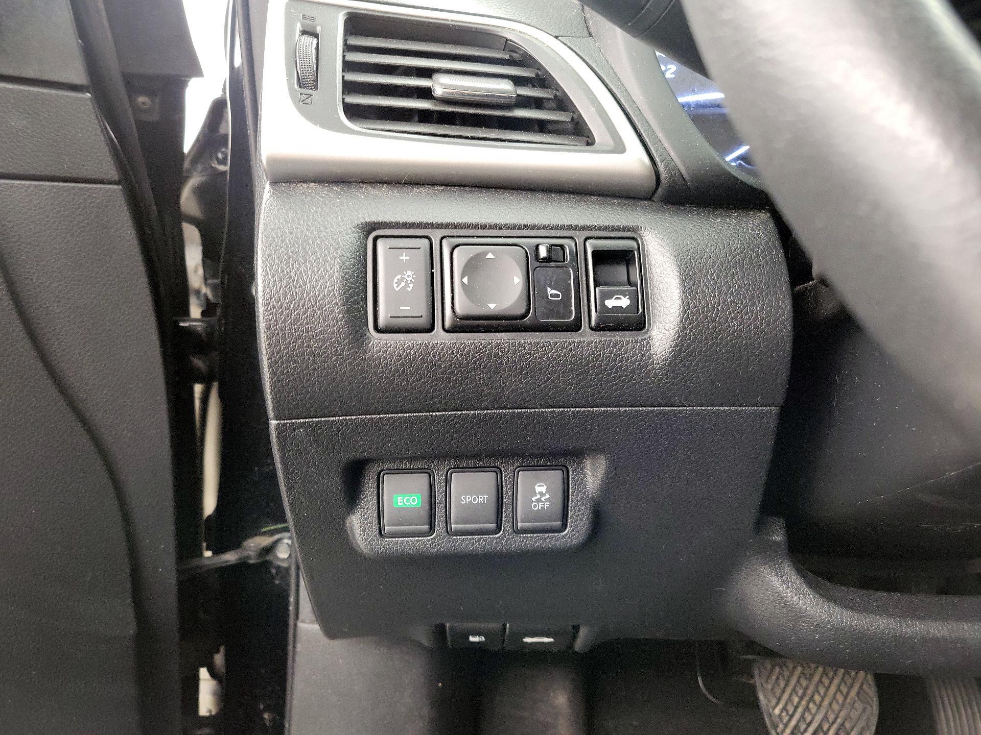 Thumbnail: 2017 Nissan Sentra - 13