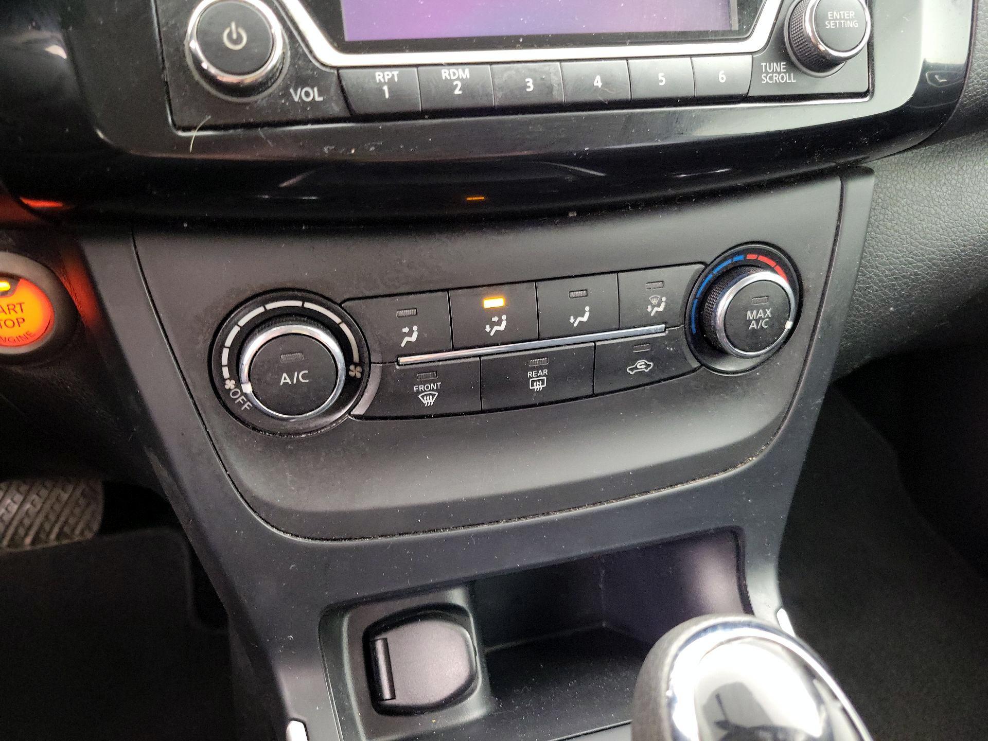 Thumbnail: 2017 Nissan Sentra - 16