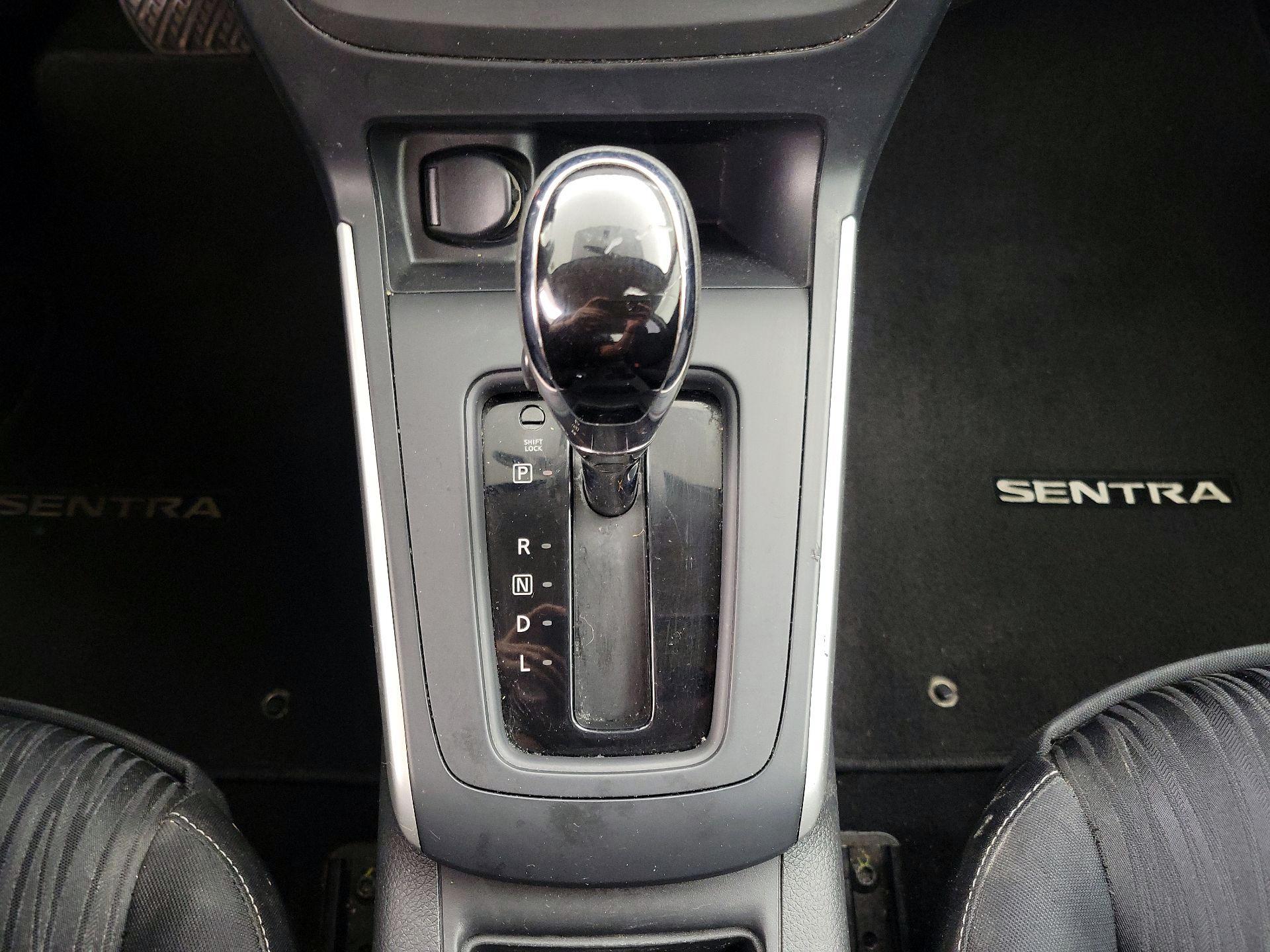 Thumbnail: 2017 Nissan Sentra - 17