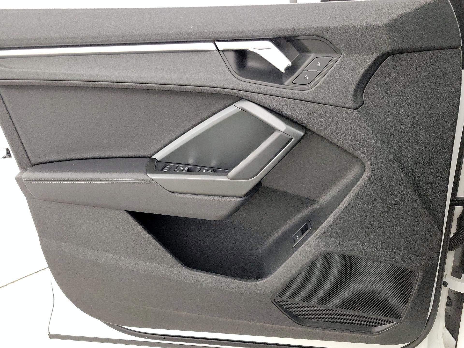 Thumbnail: 2021 Audi Q3 - 12