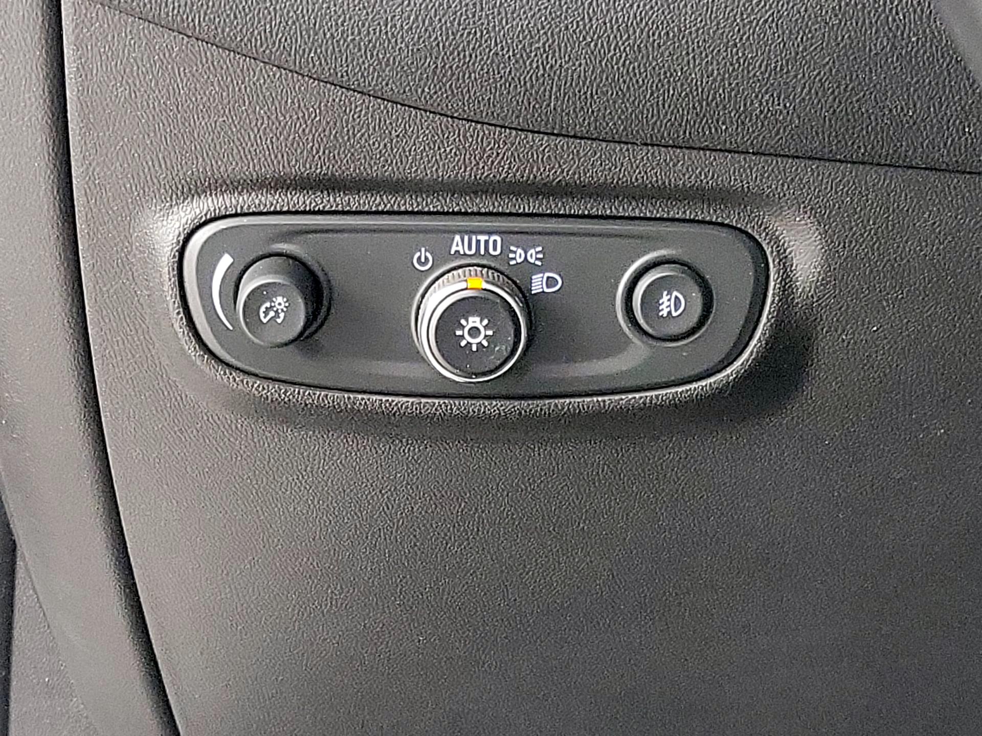 Thumbnail: 2020 Chevrolet Equinox - 13