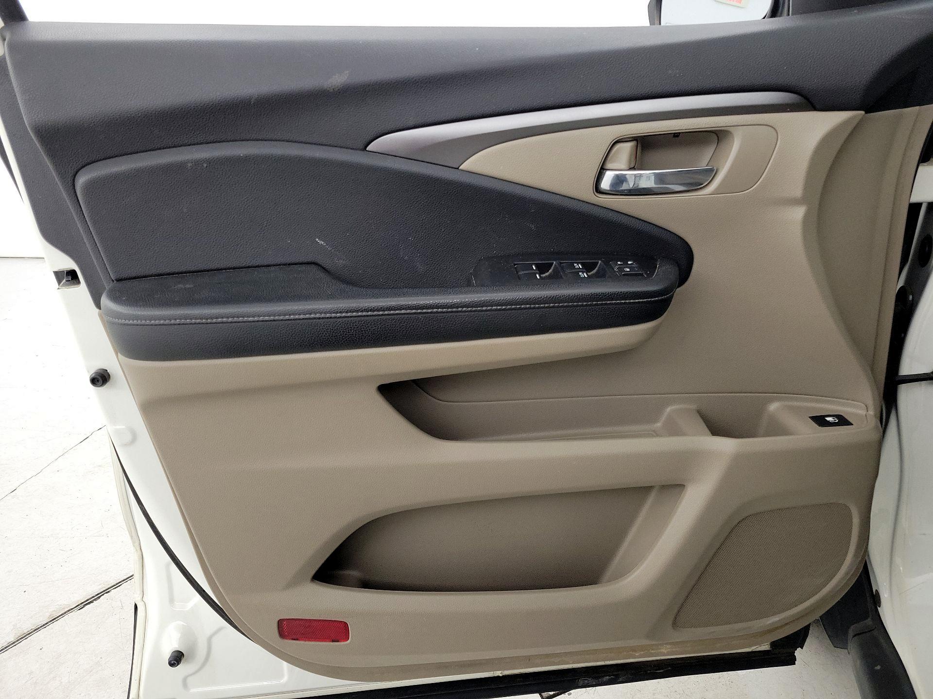 Thumbnail: 2019 Honda Ridgeline - 12