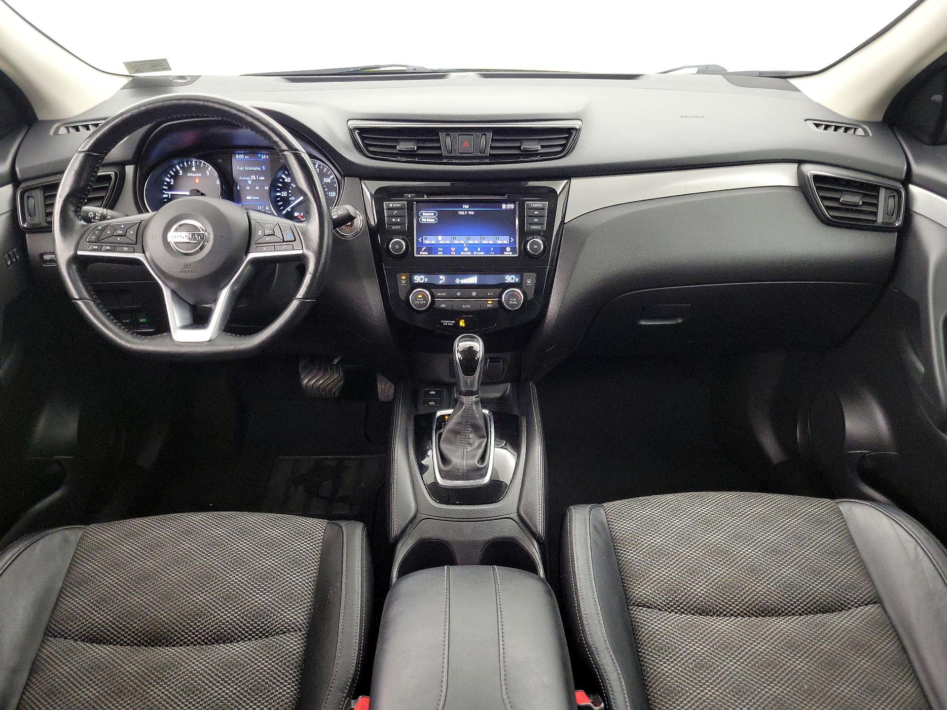 Thumbnail: 2020 Nissan Rogue Sport - 9