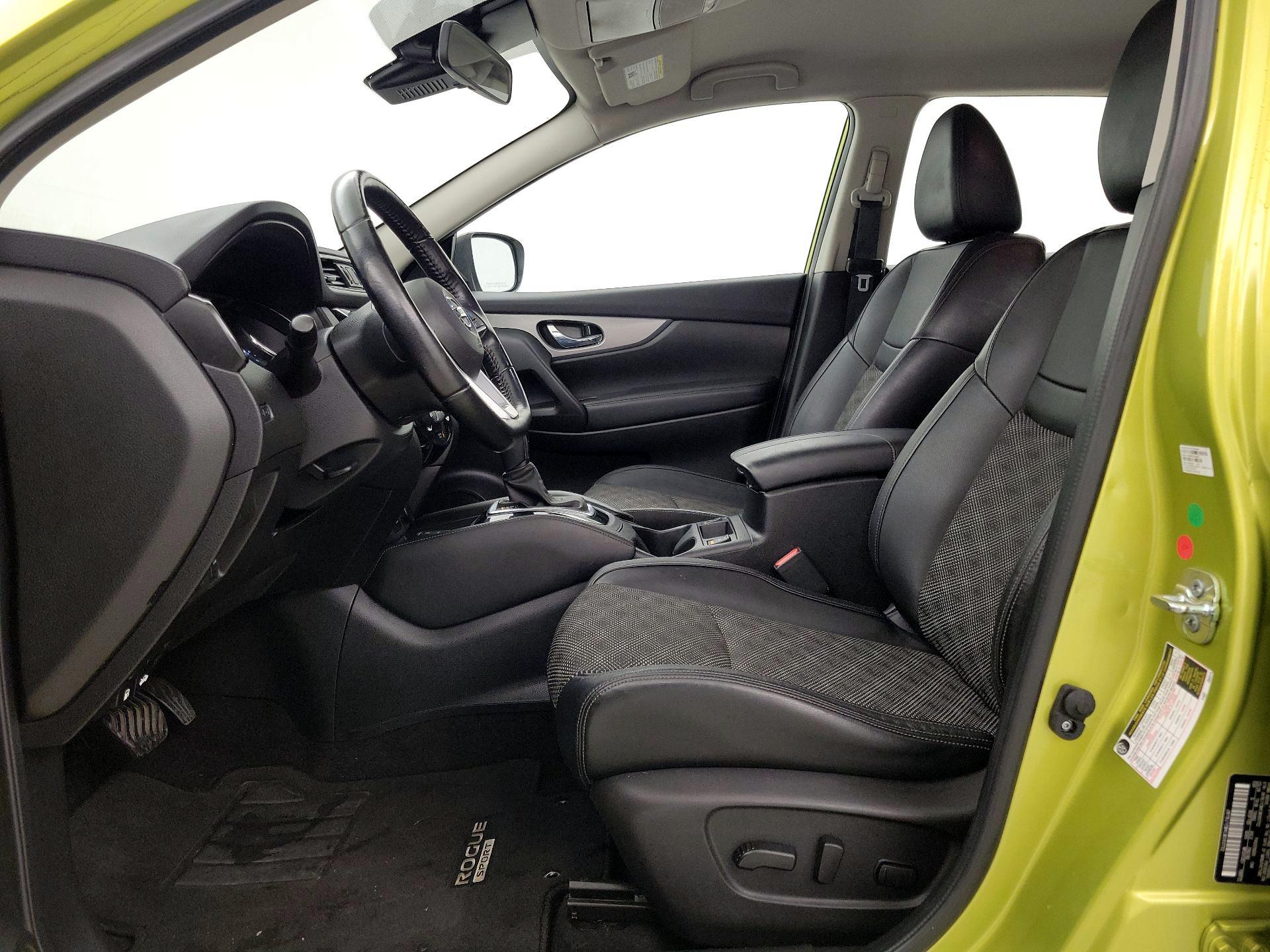 Thumbnail: 2020 Nissan Rogue Sport - 11