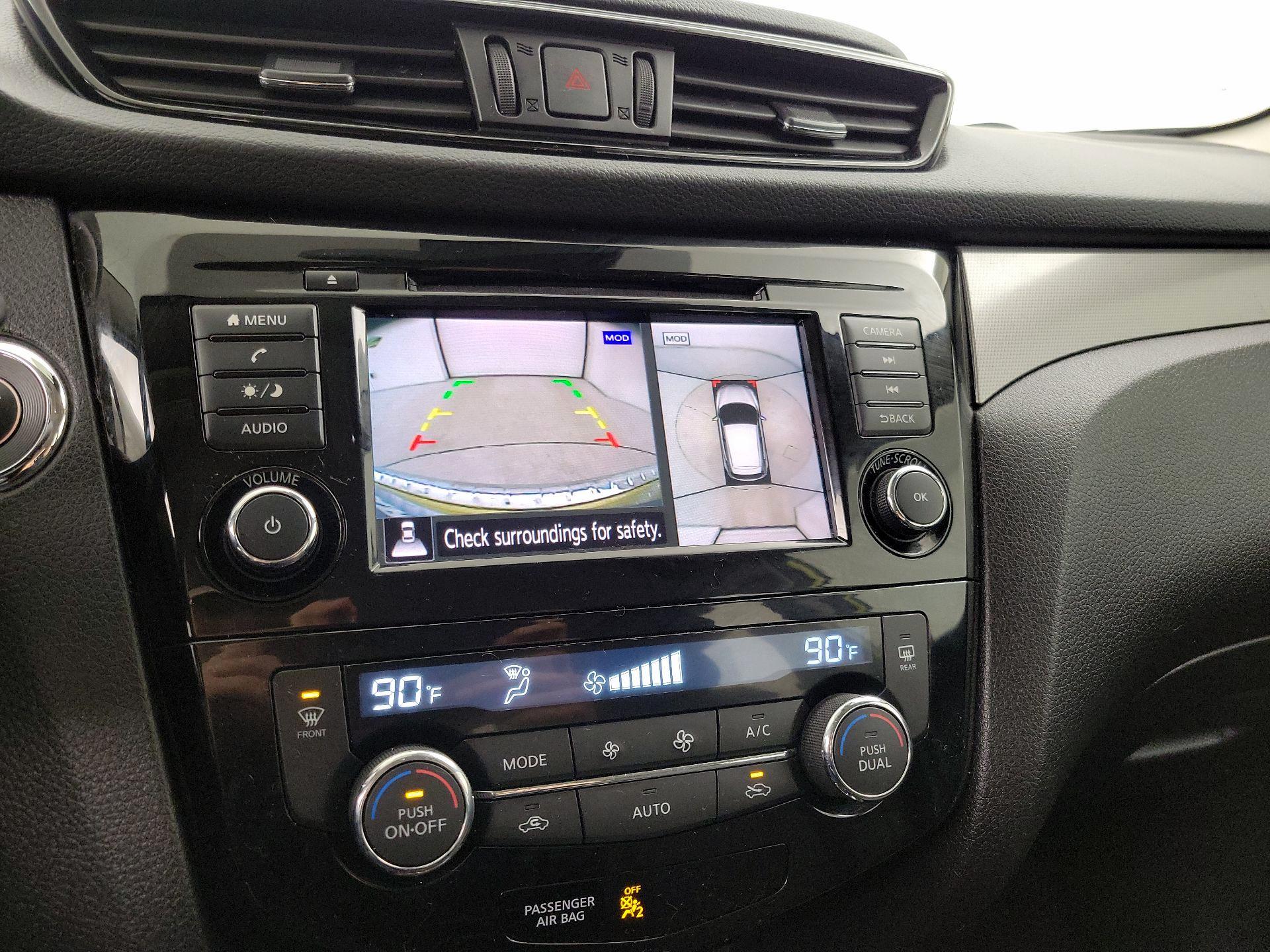 Thumbnail: 2020 Nissan Rogue Sport - 14