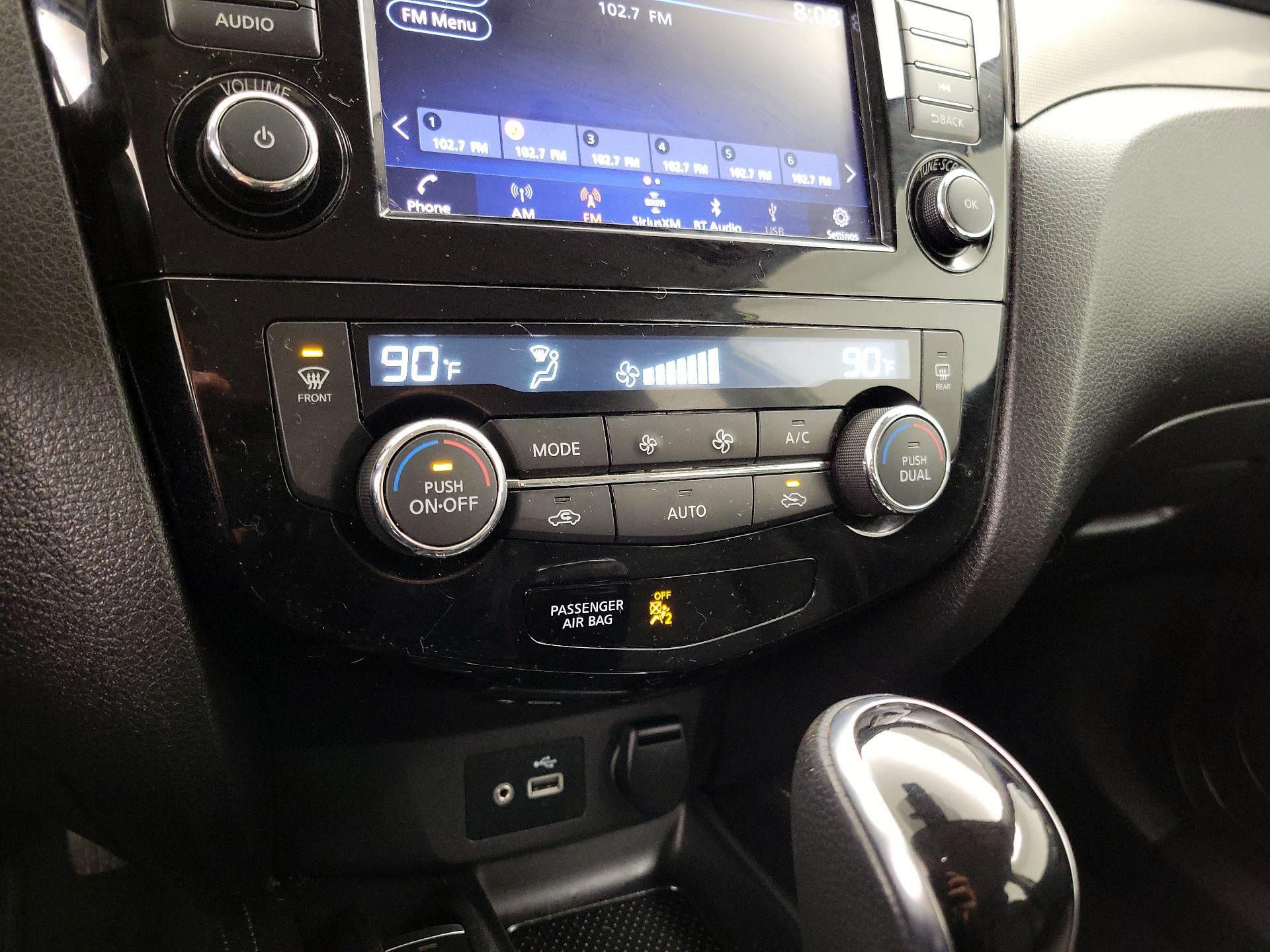 Thumbnail: 2020 Nissan Rogue Sport - 16