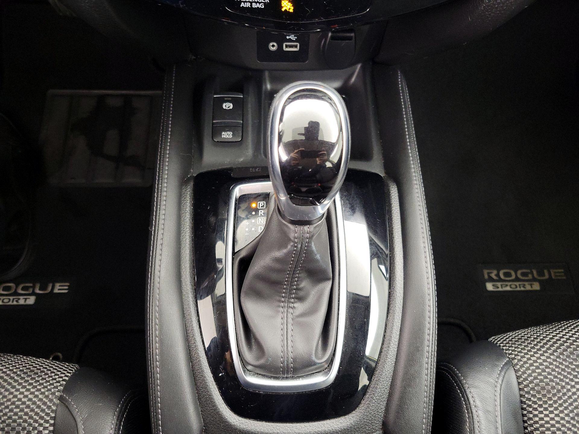 Thumbnail: 2020 Nissan Rogue Sport - 17