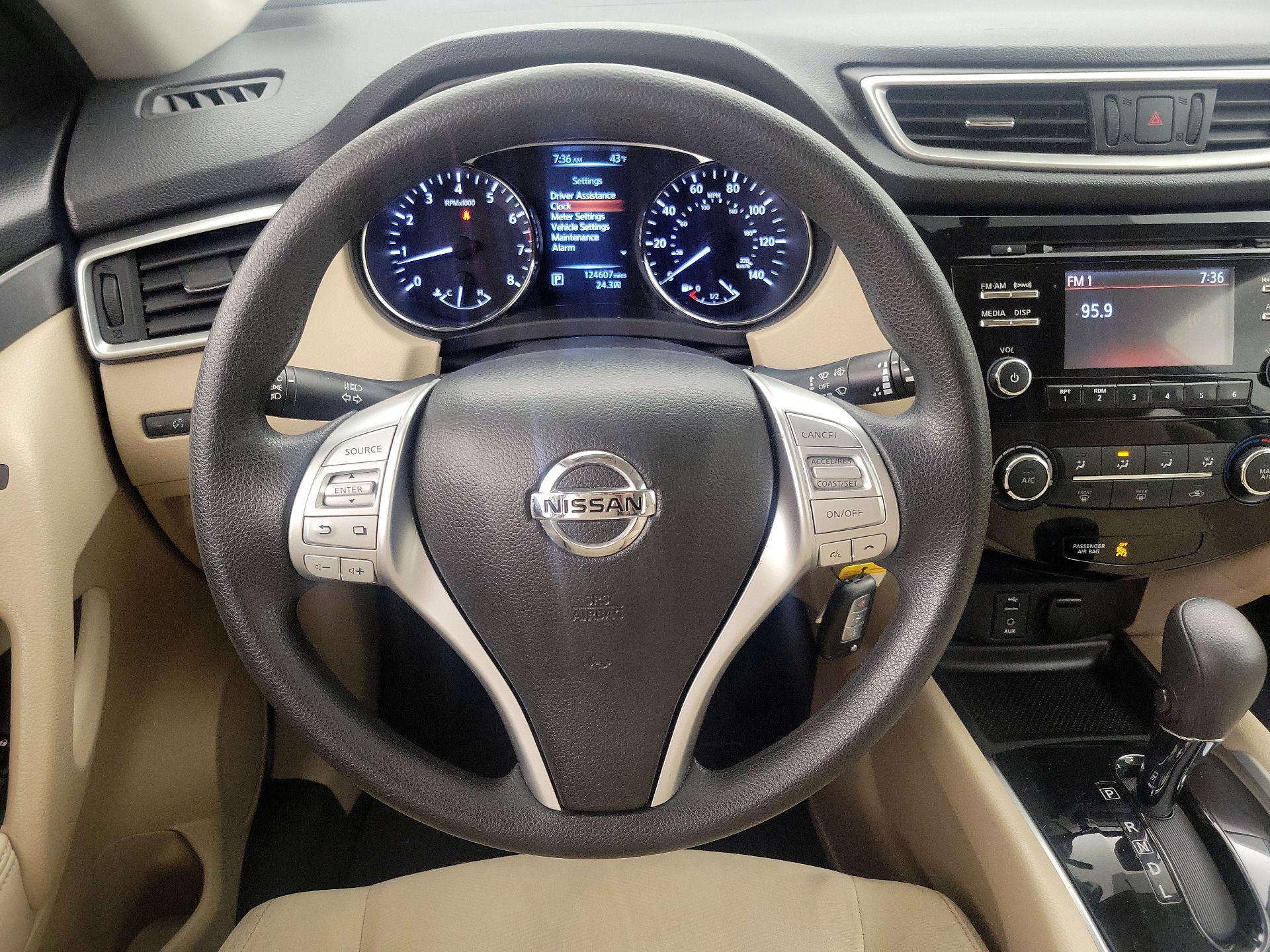 Thumbnail: 2016 Nissan Rogue - 10