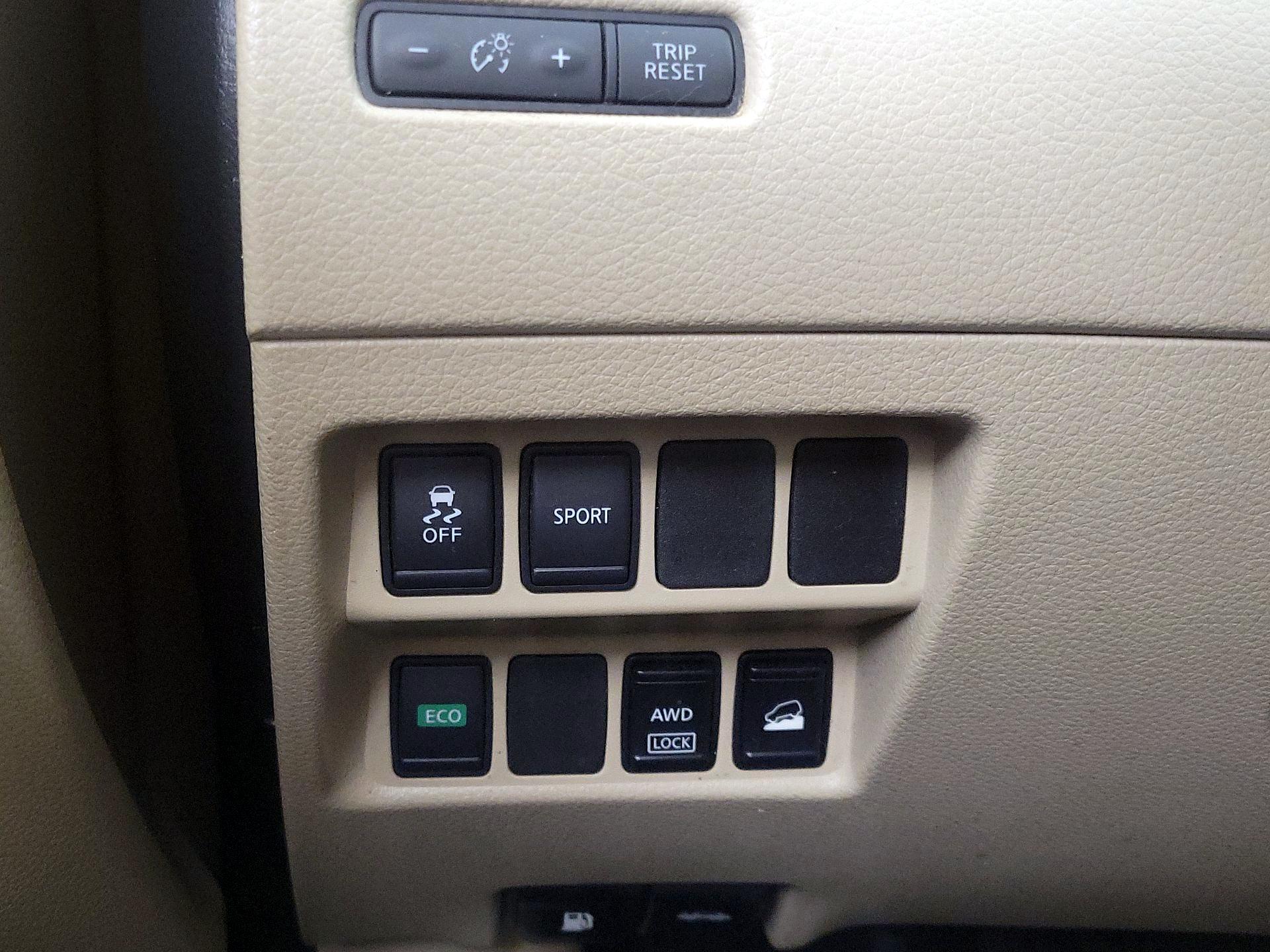 Thumbnail: 2016 Nissan Rogue - 13