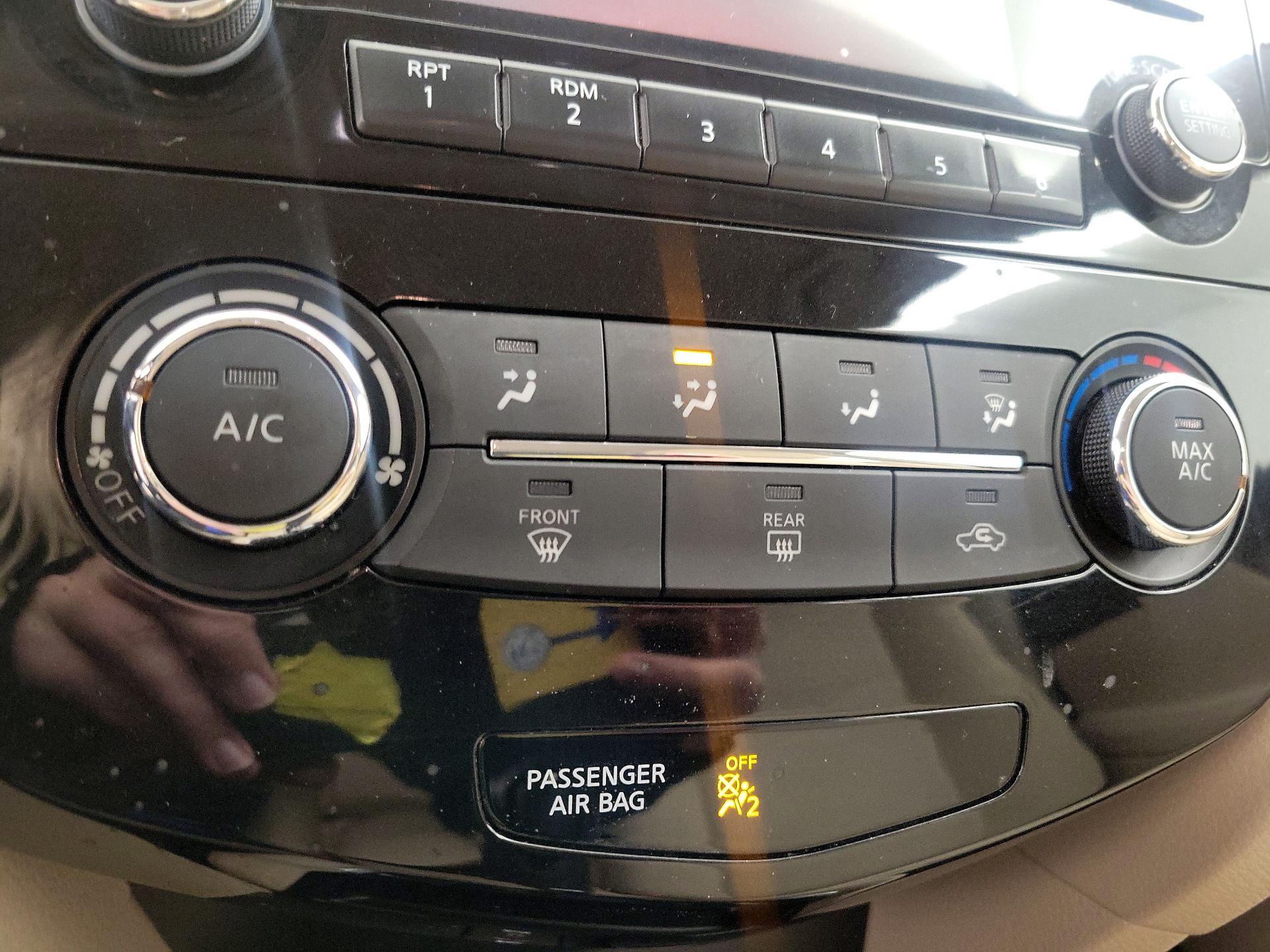 Thumbnail: 2016 Nissan Rogue - 16