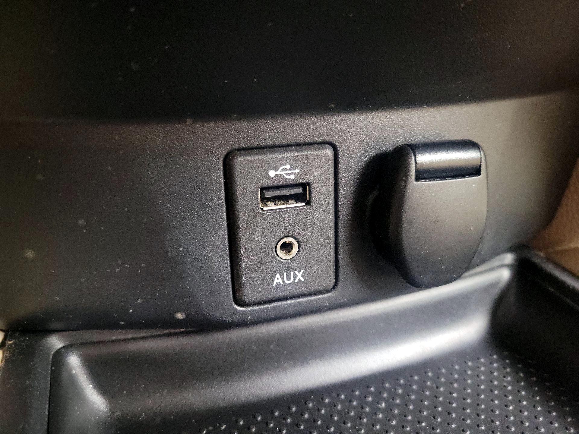 Thumbnail: 2016 Nissan Rogue - 18