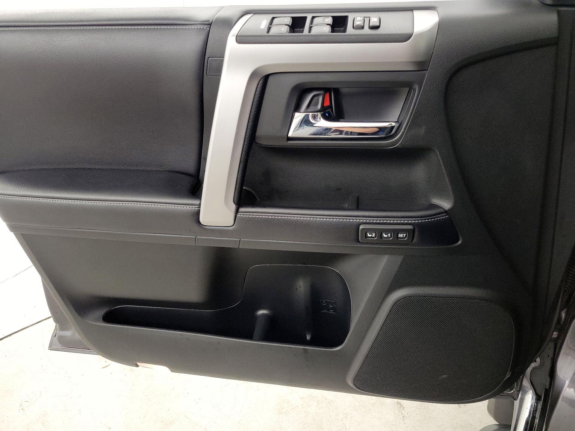 Thumbnail: 2019 Toyota 4Runner - 12