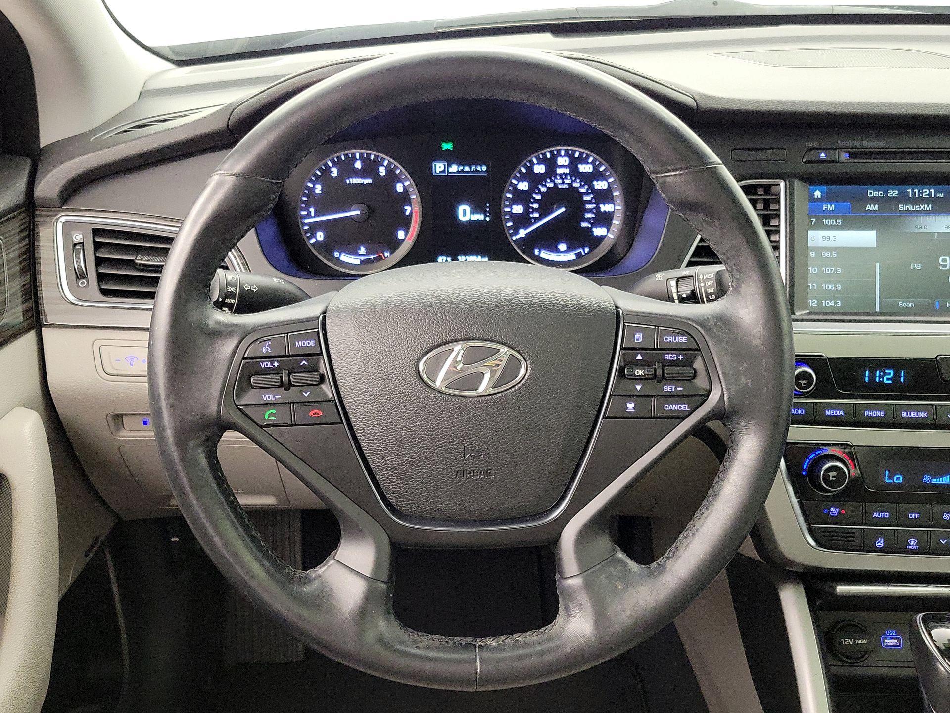 Thumbnail: 2015 Hyundai Sonata - 10