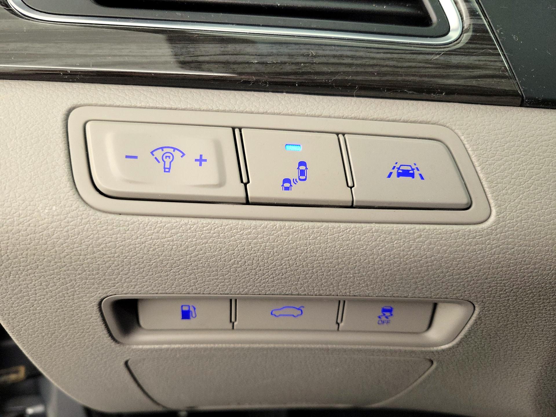 Thumbnail: 2015 Hyundai Sonata - 13