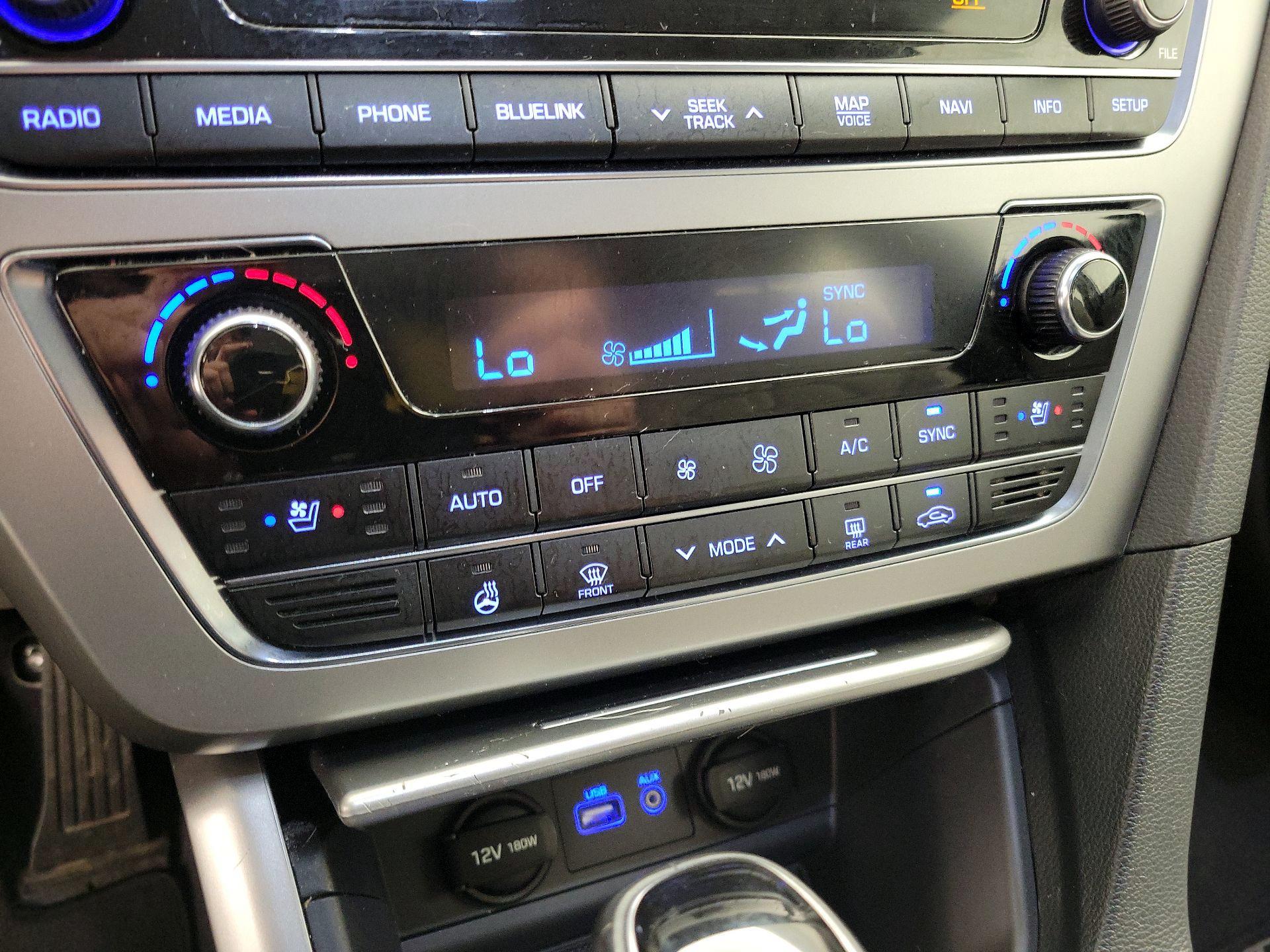 Thumbnail: 2015 Hyundai Sonata - 17