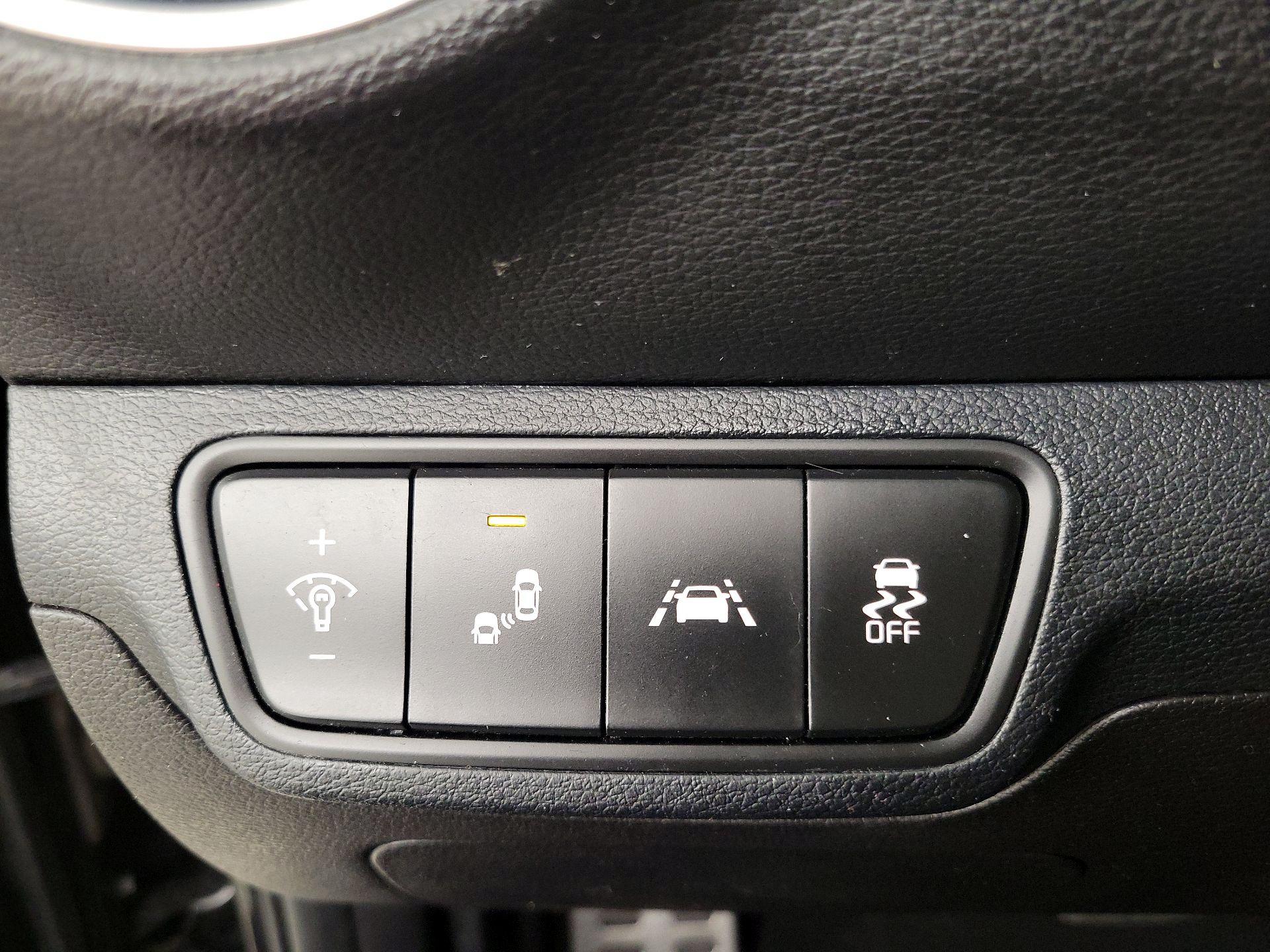 Thumbnail: 2021 Kia Forte - 13