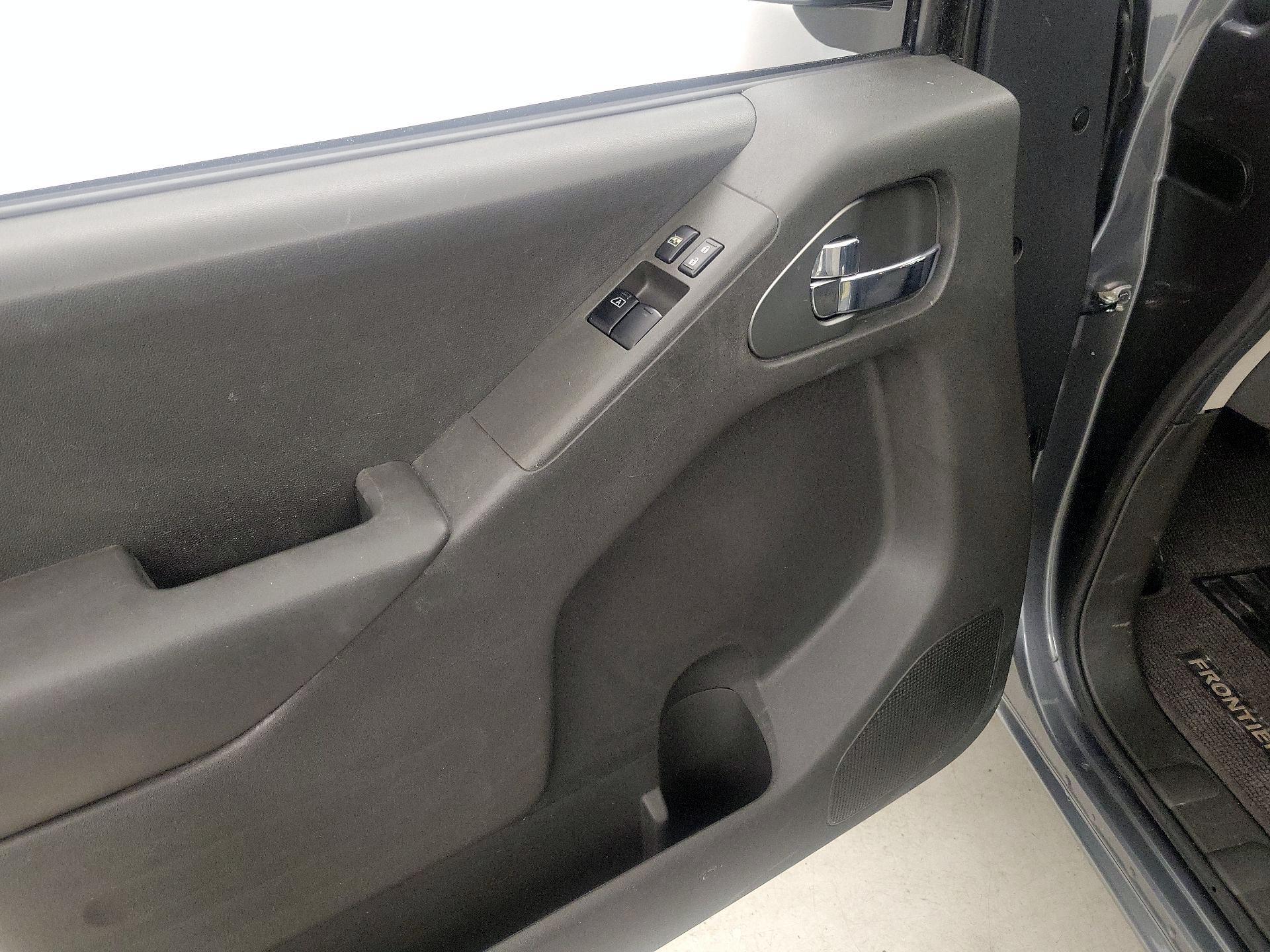 Thumbnail: 2017 Nissan Frontier - 12