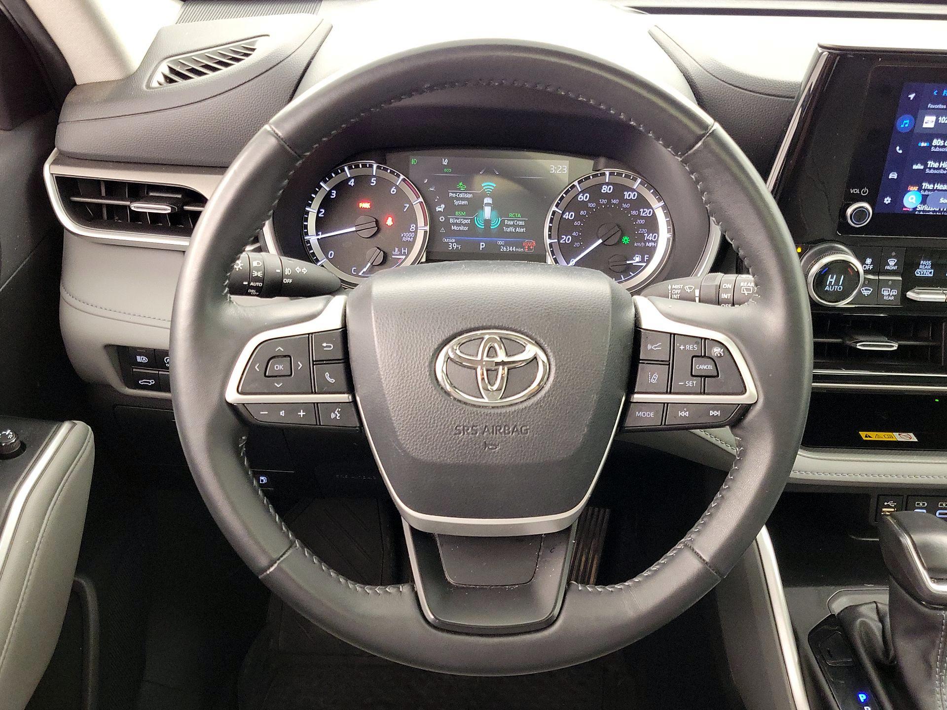 Thumbnail: 2024 Toyota Highlander - 10