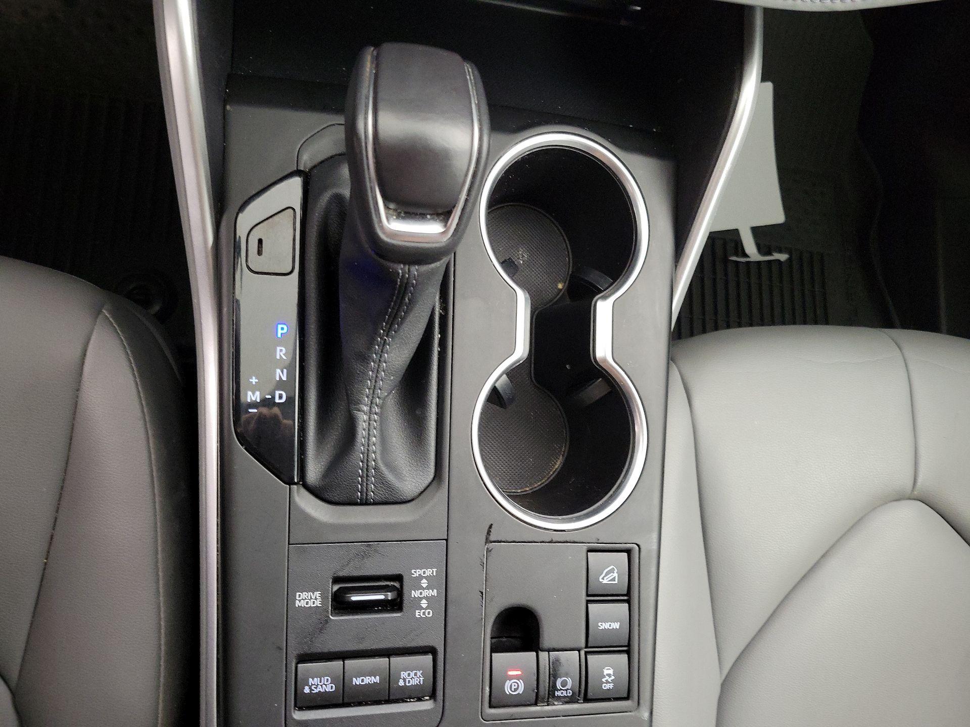 Thumbnail: 2024 Toyota Highlander - 17