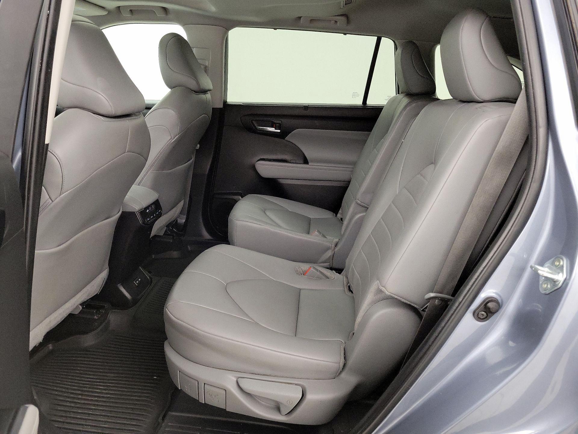 Thumbnail: 2024 Toyota Highlander - 20