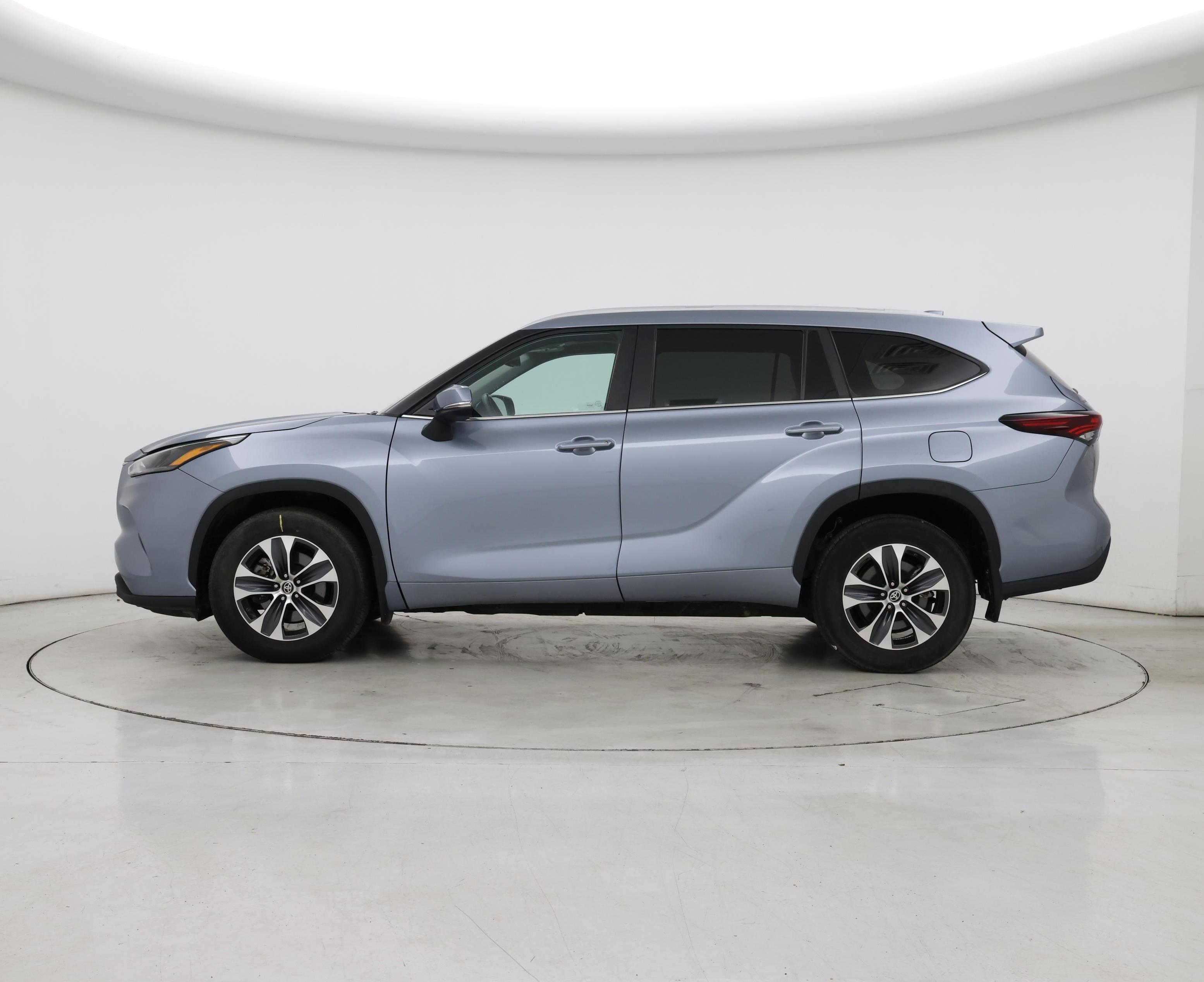 Thumbnail: 2024 Toyota Highlander - 3