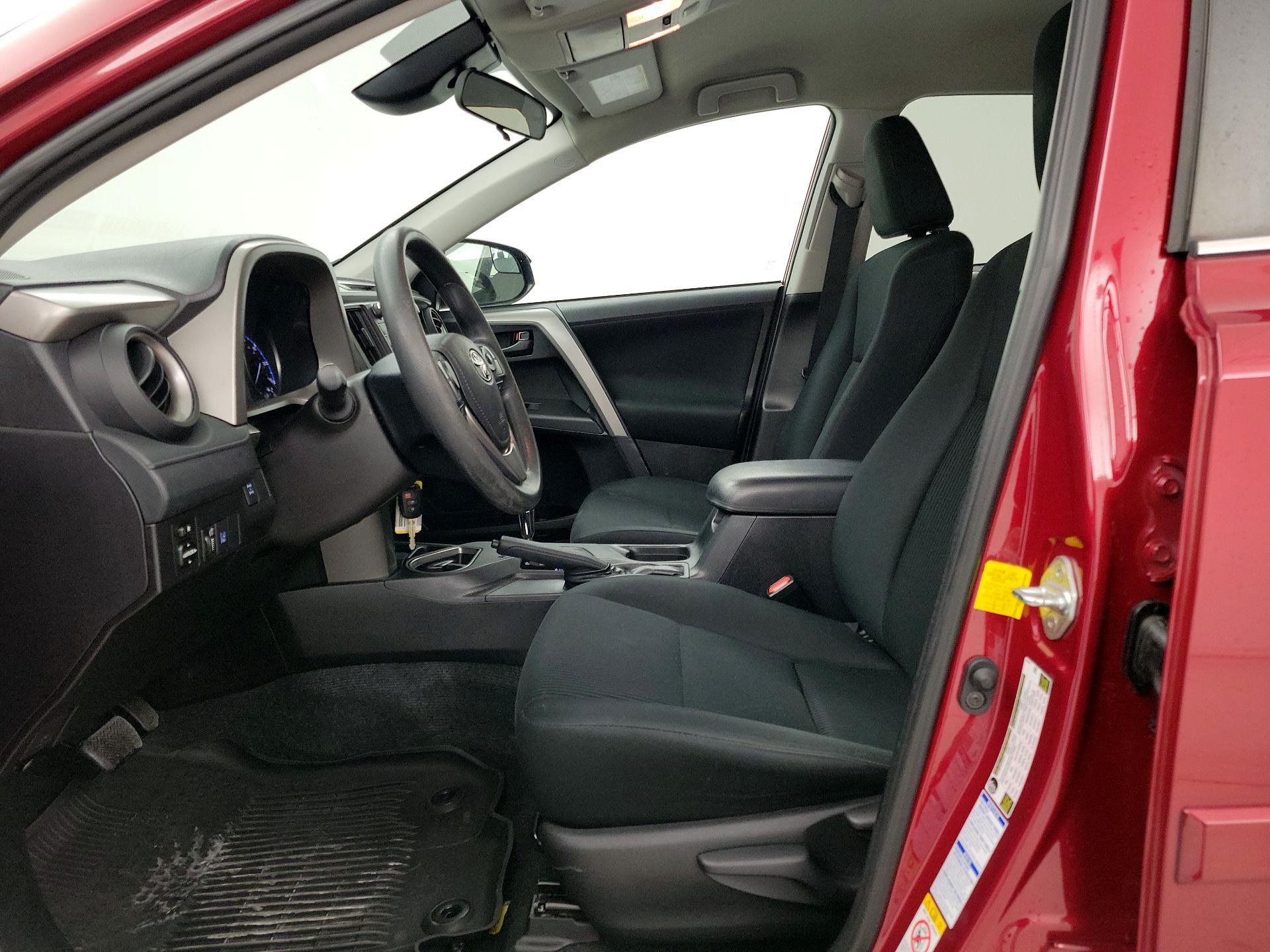 Thumbnail: 2018 Toyota RAV4 - 11