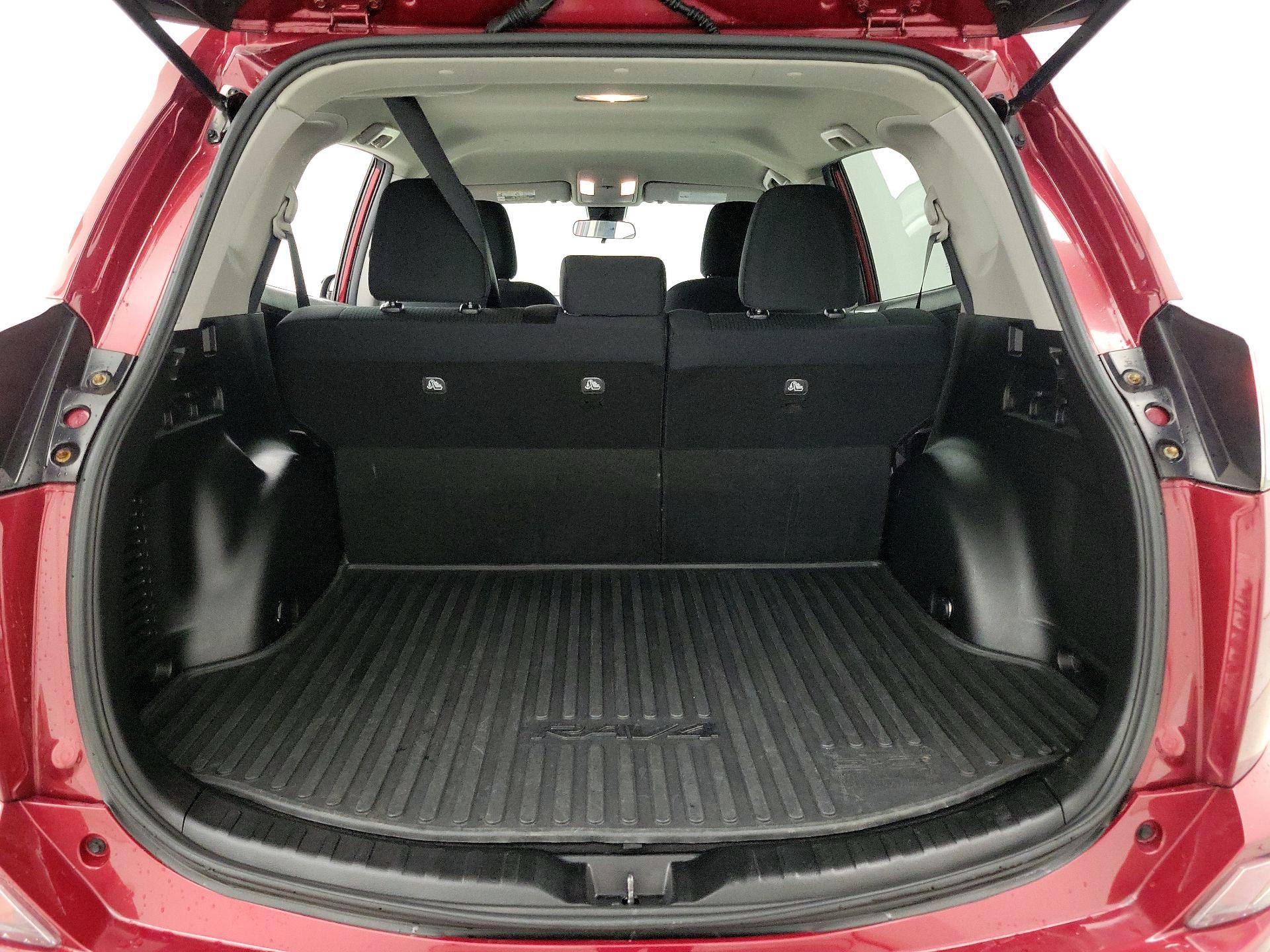 Thumbnail: 2018 Toyota RAV4 - 20