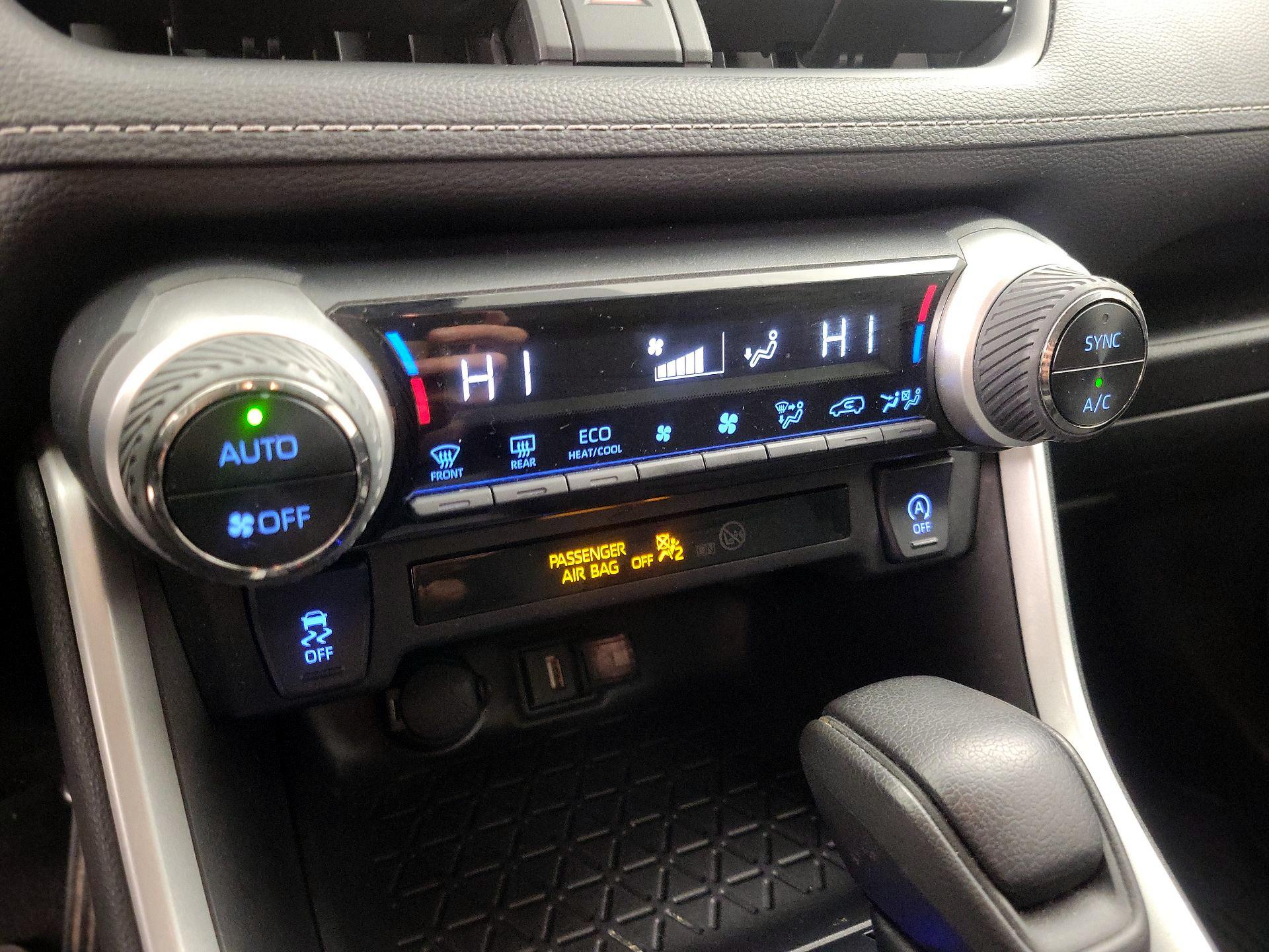 Thumbnail: 2021 Toyota RAV4 - 16