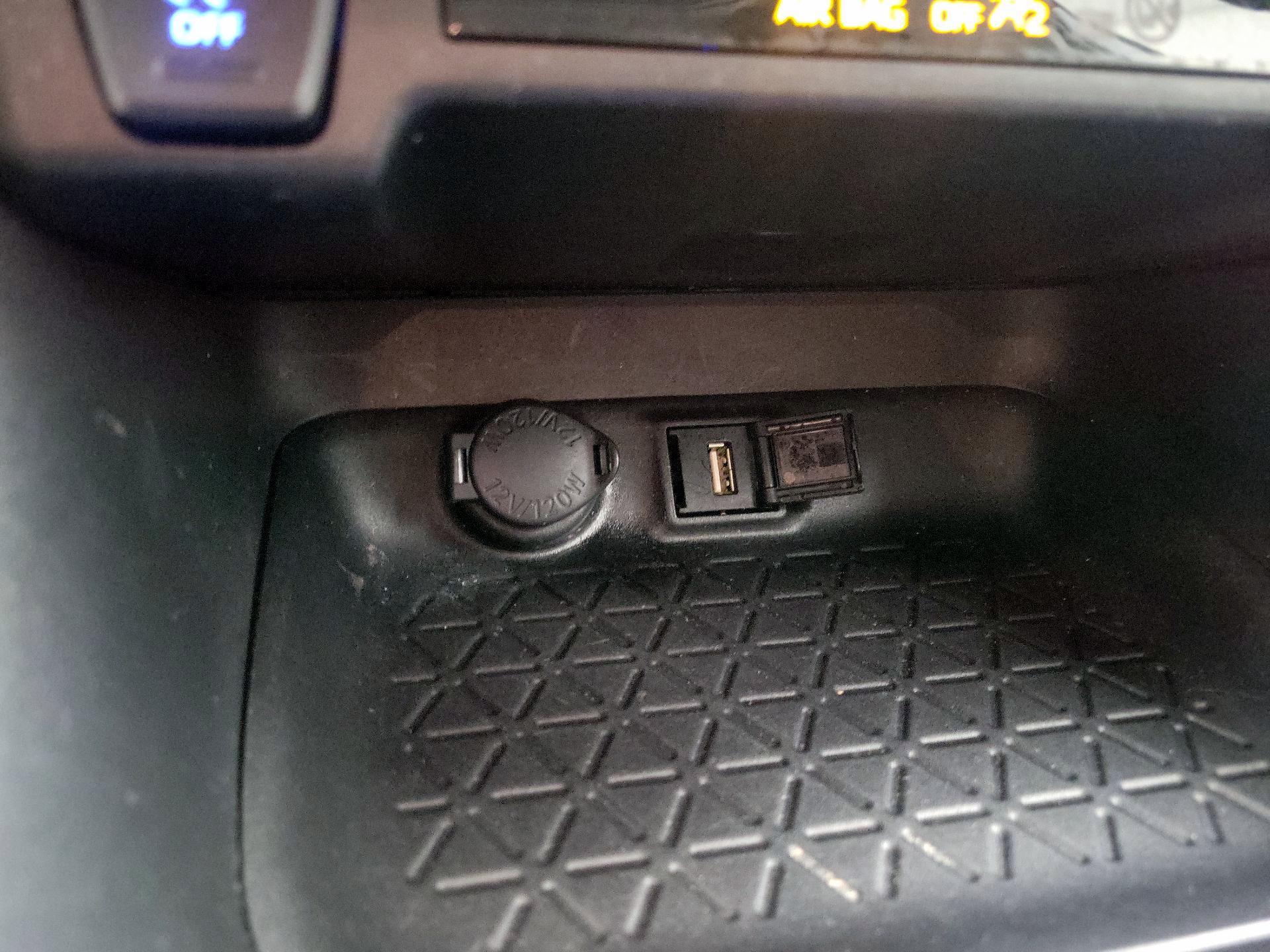 Thumbnail: 2021 Toyota RAV4 - 18