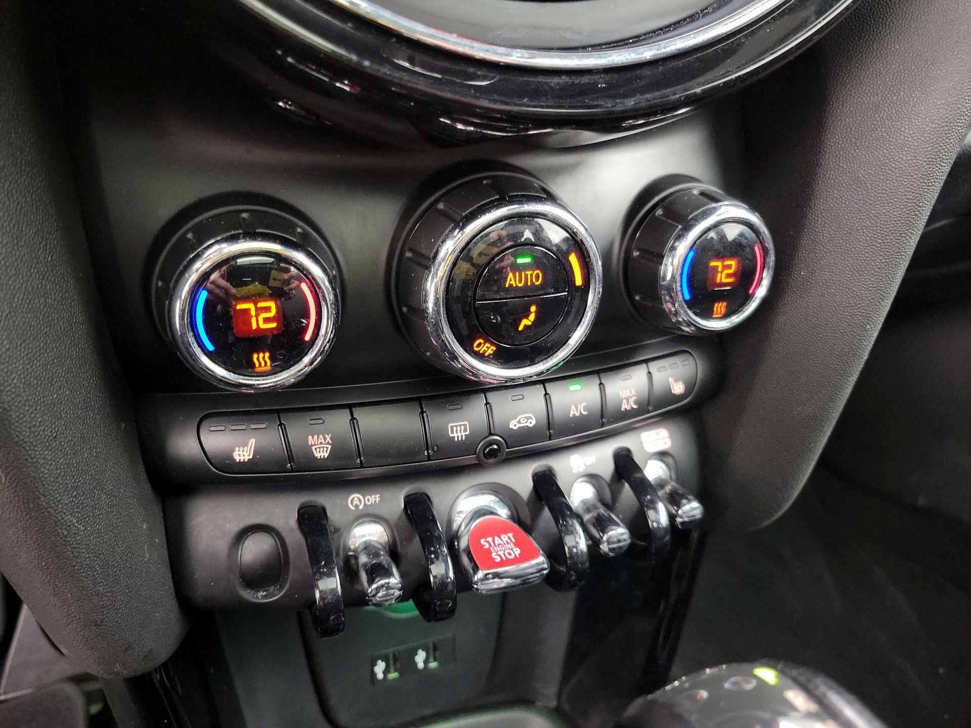 Thumbnail: 2019 MINI Cooper Hardtop - 17