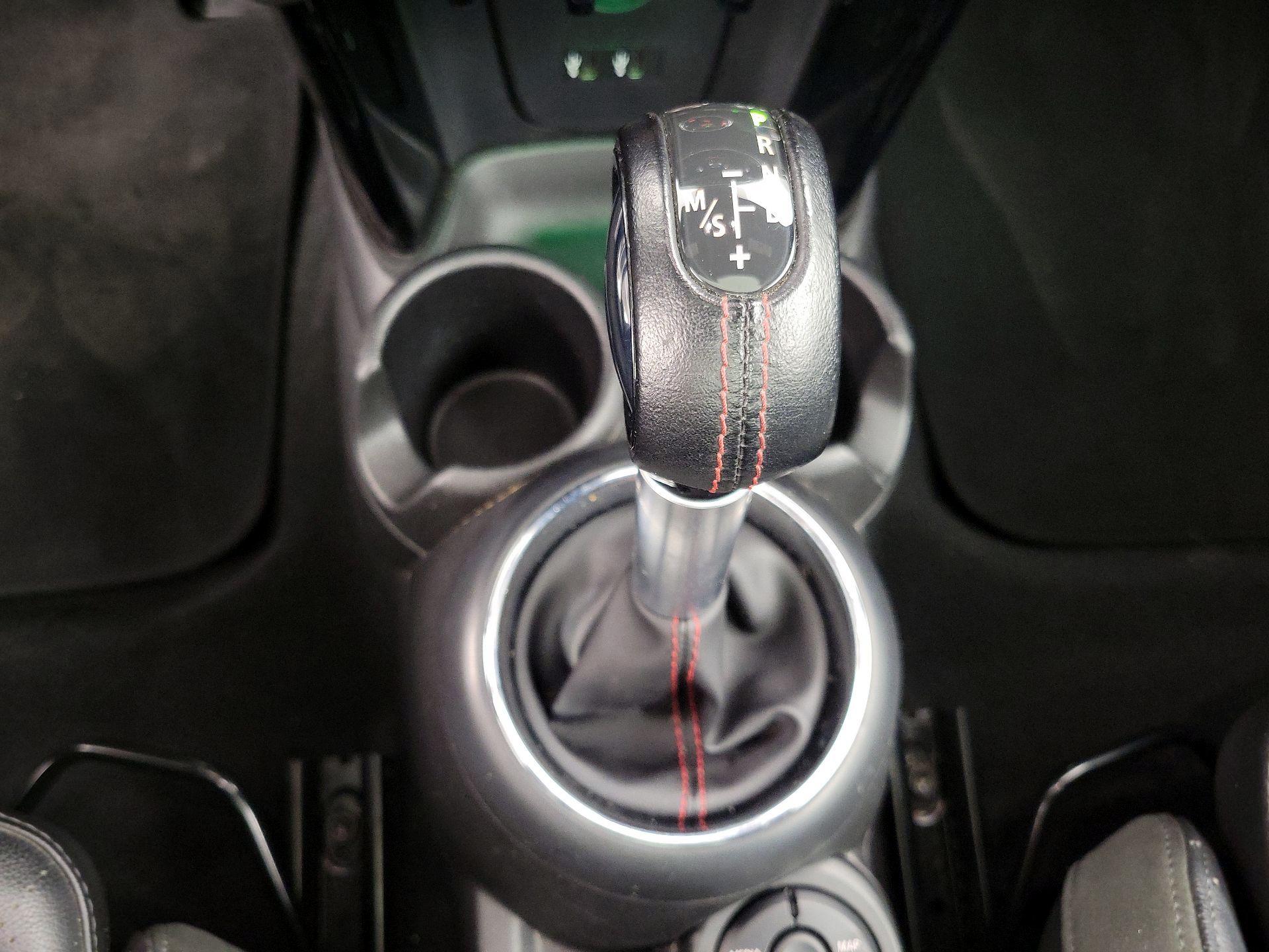 Thumbnail: 2019 MINI Cooper Hardtop - 18