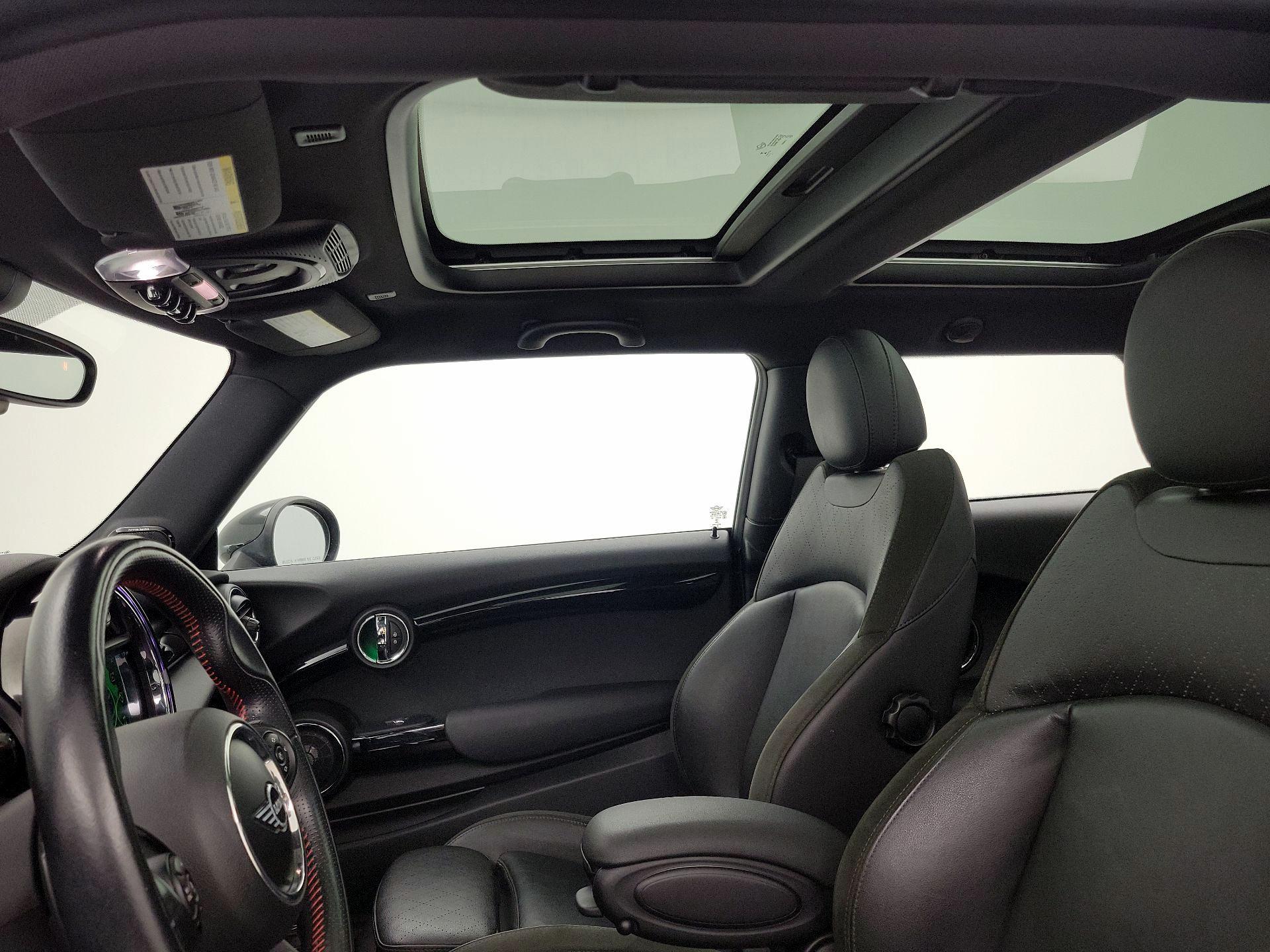 Thumbnail: 2019 MINI Cooper Hardtop - 20