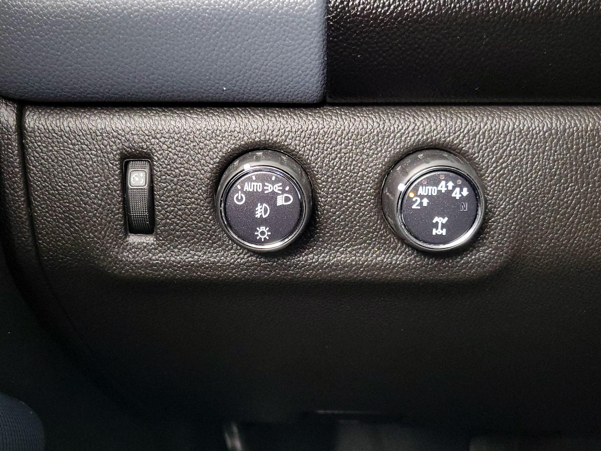 Thumbnail: 2022 Chevrolet Colorado - 13