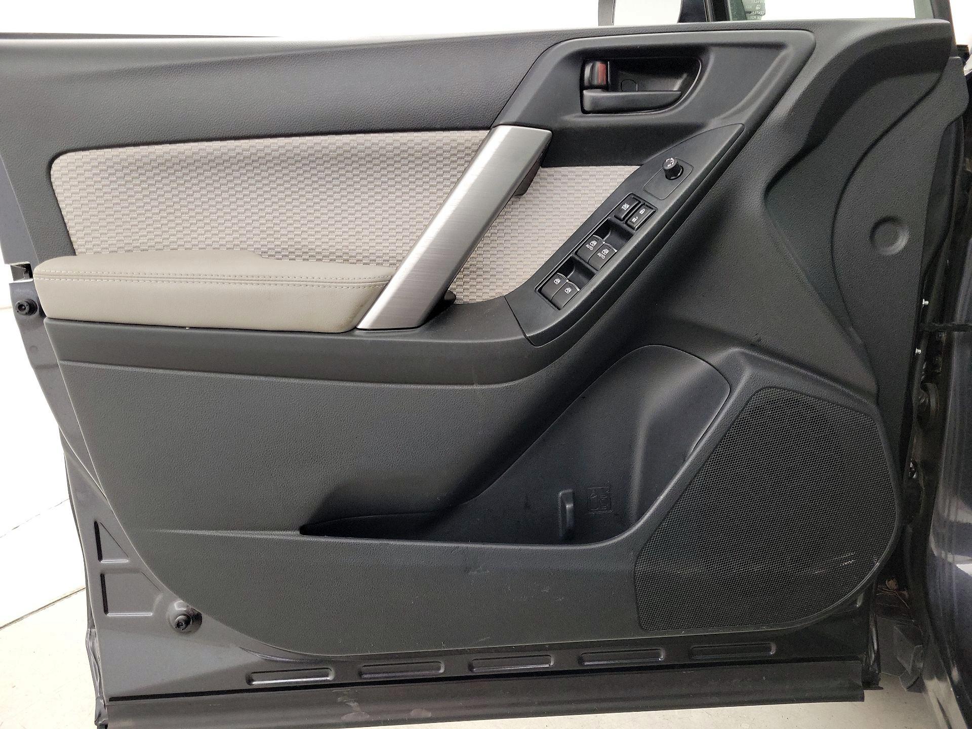 Thumbnail: 2017 Subaru Forester - 12