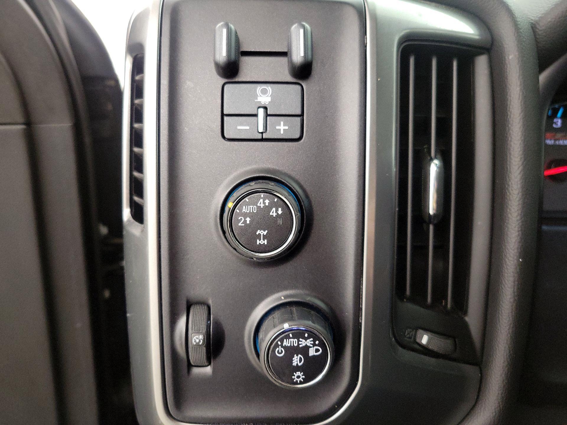 Thumbnail: 2015 Chevrolet Silverado 1500 - 13