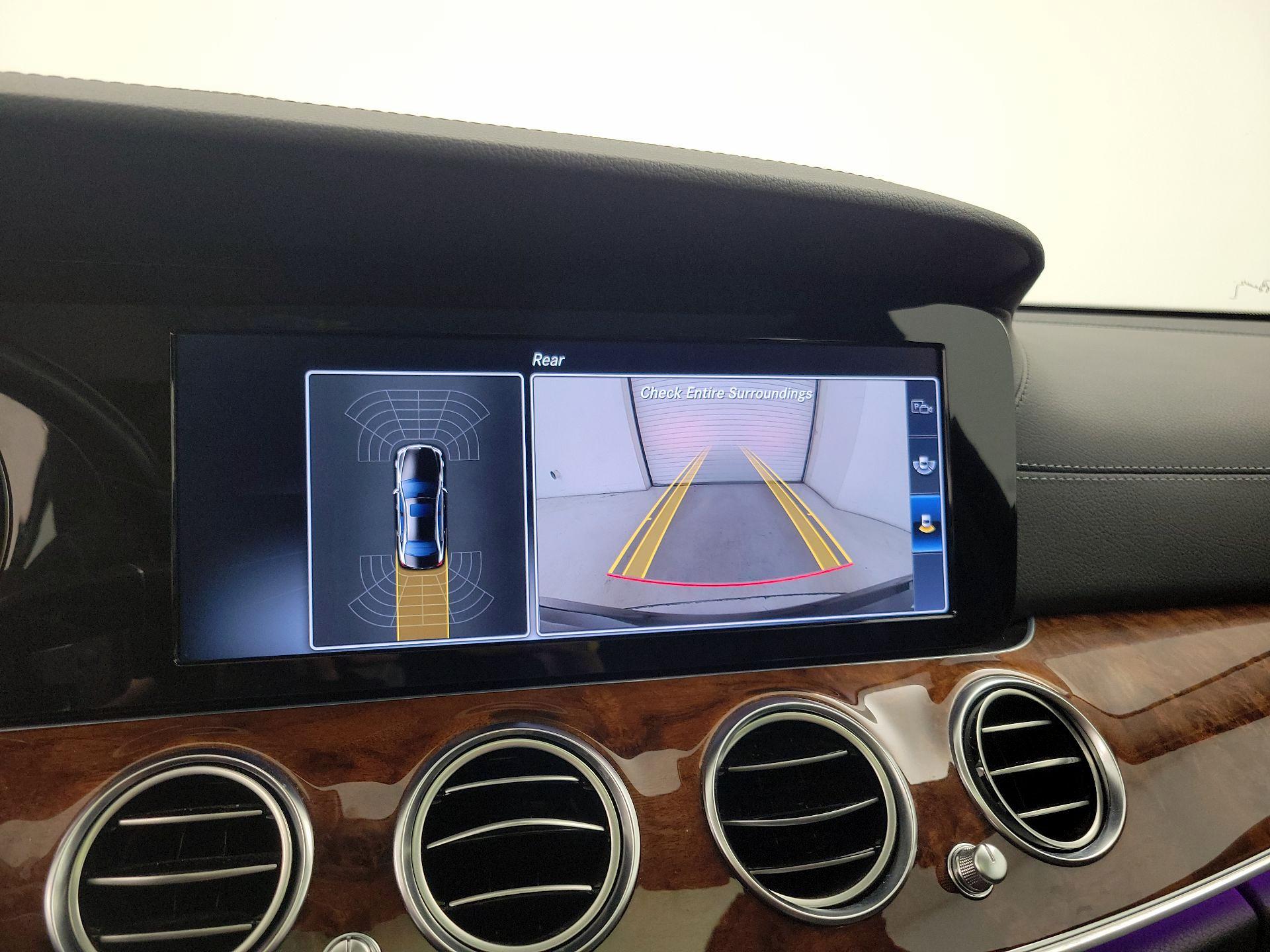 Thumbnail: 2017 Mercedes-Benz E-Class - 14