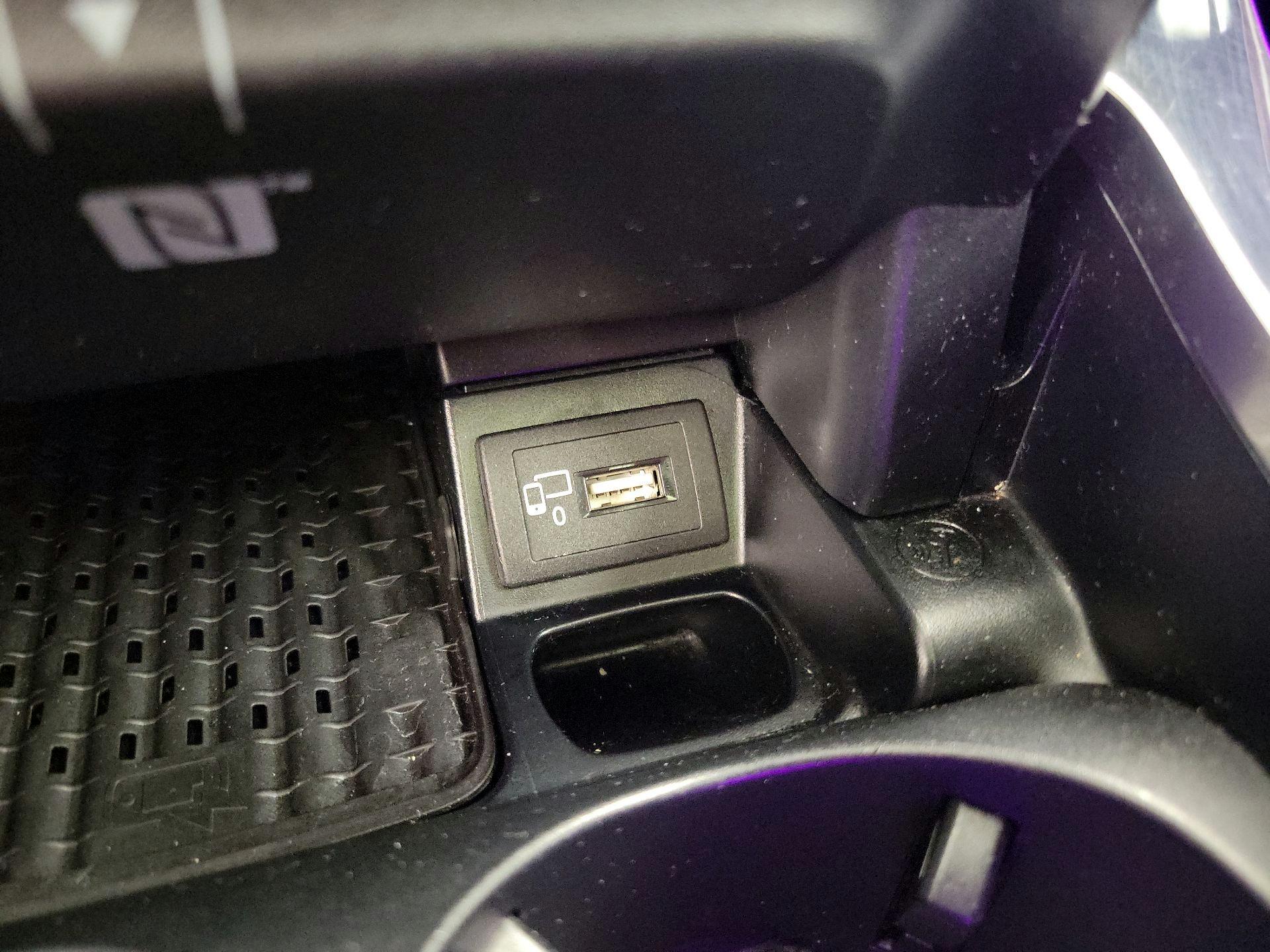 Thumbnail: 2017 Mercedes-Benz E-Class - 18