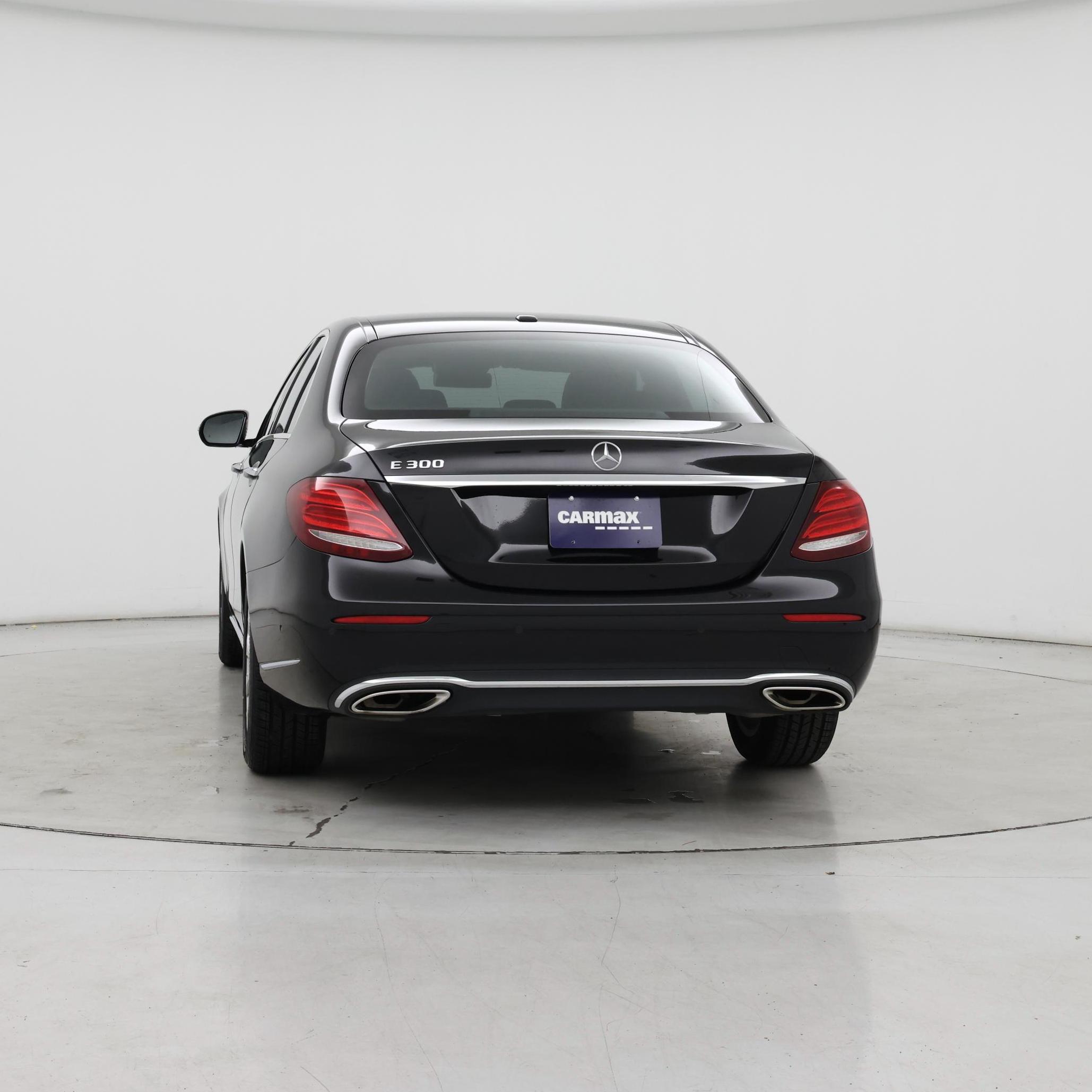 Thumbnail: 2017 Mercedes-Benz E-Class - 4