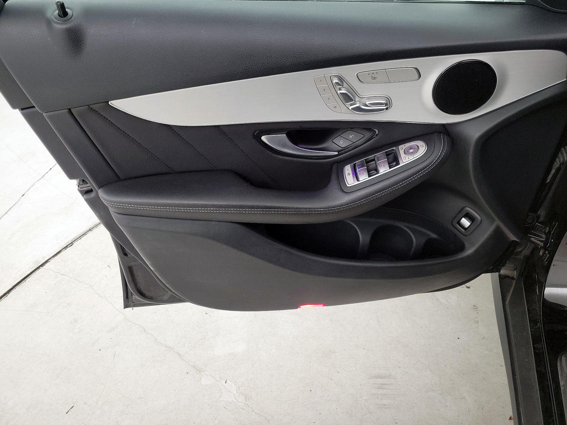 Thumbnail: 2022 Mercedes-Benz GLC - 12