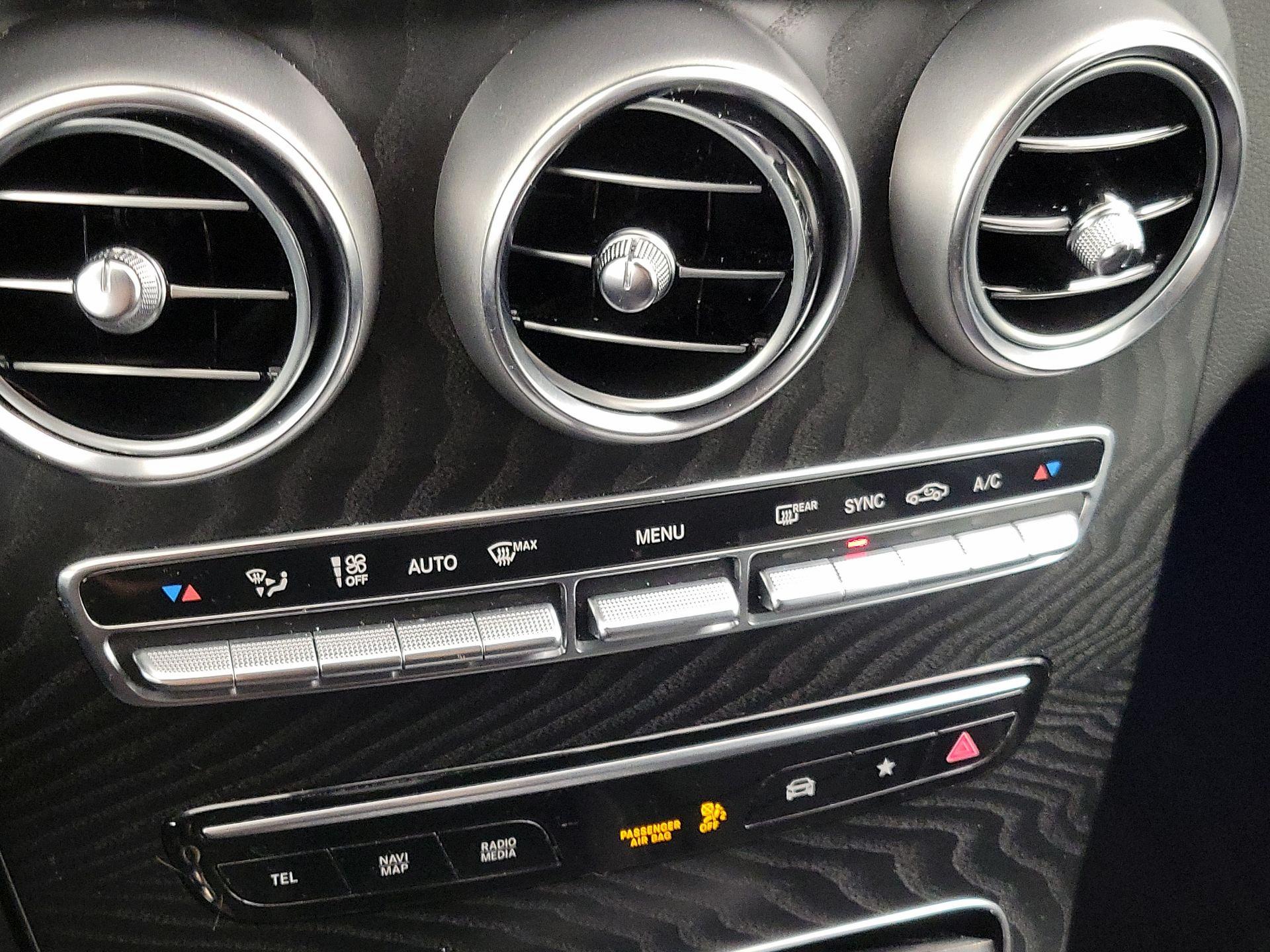 Thumbnail: 2022 Mercedes-Benz GLC - 17