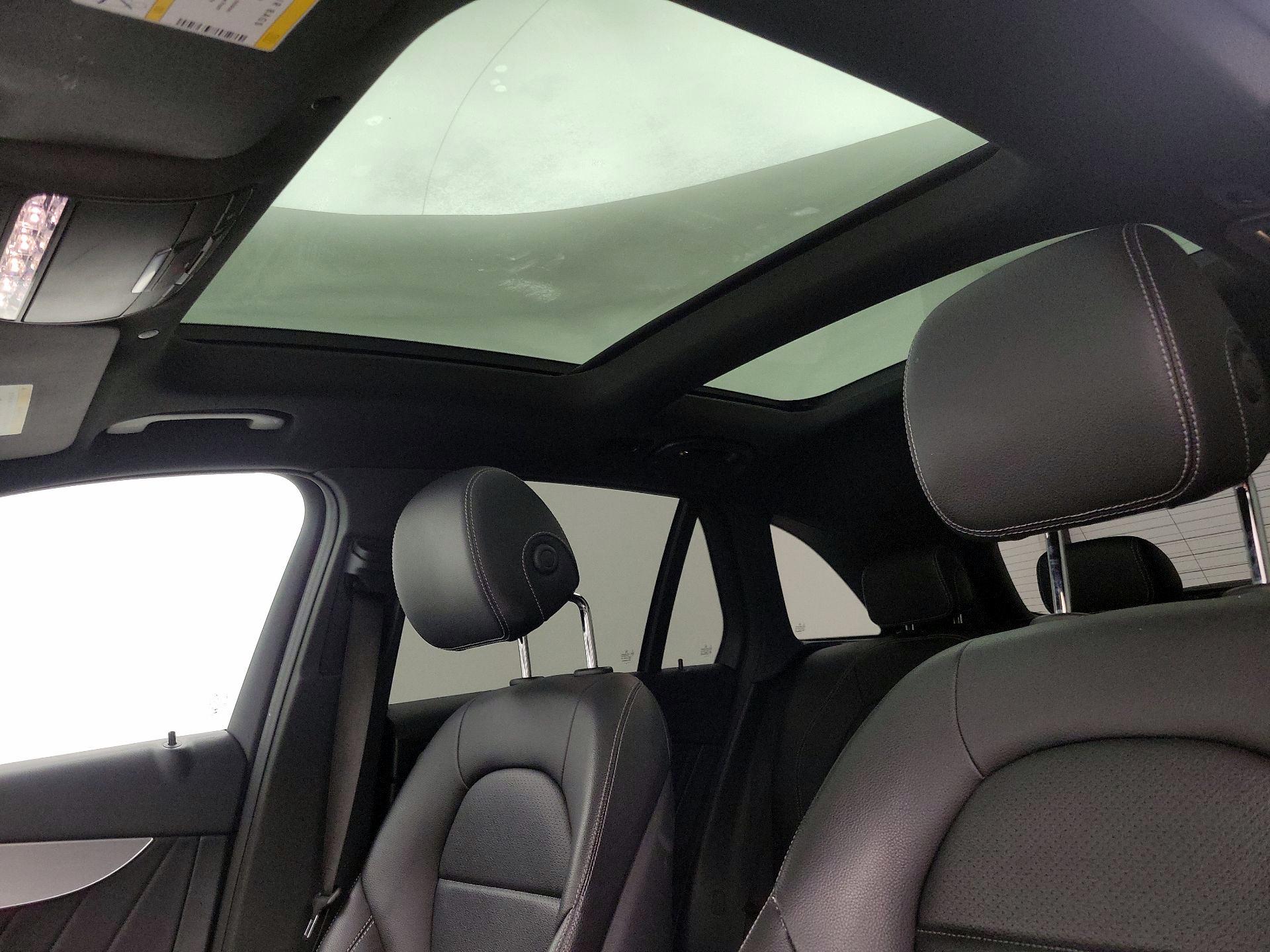 Thumbnail: 2022 Mercedes-Benz GLC - 20